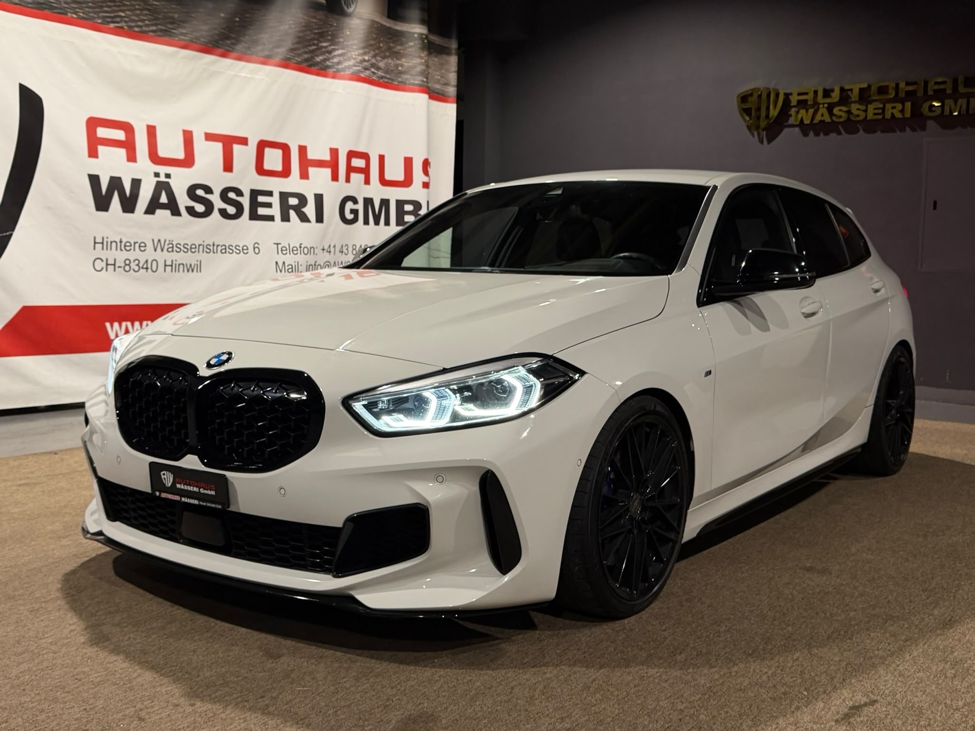BMW M135i xDrive Steptronic-image-6