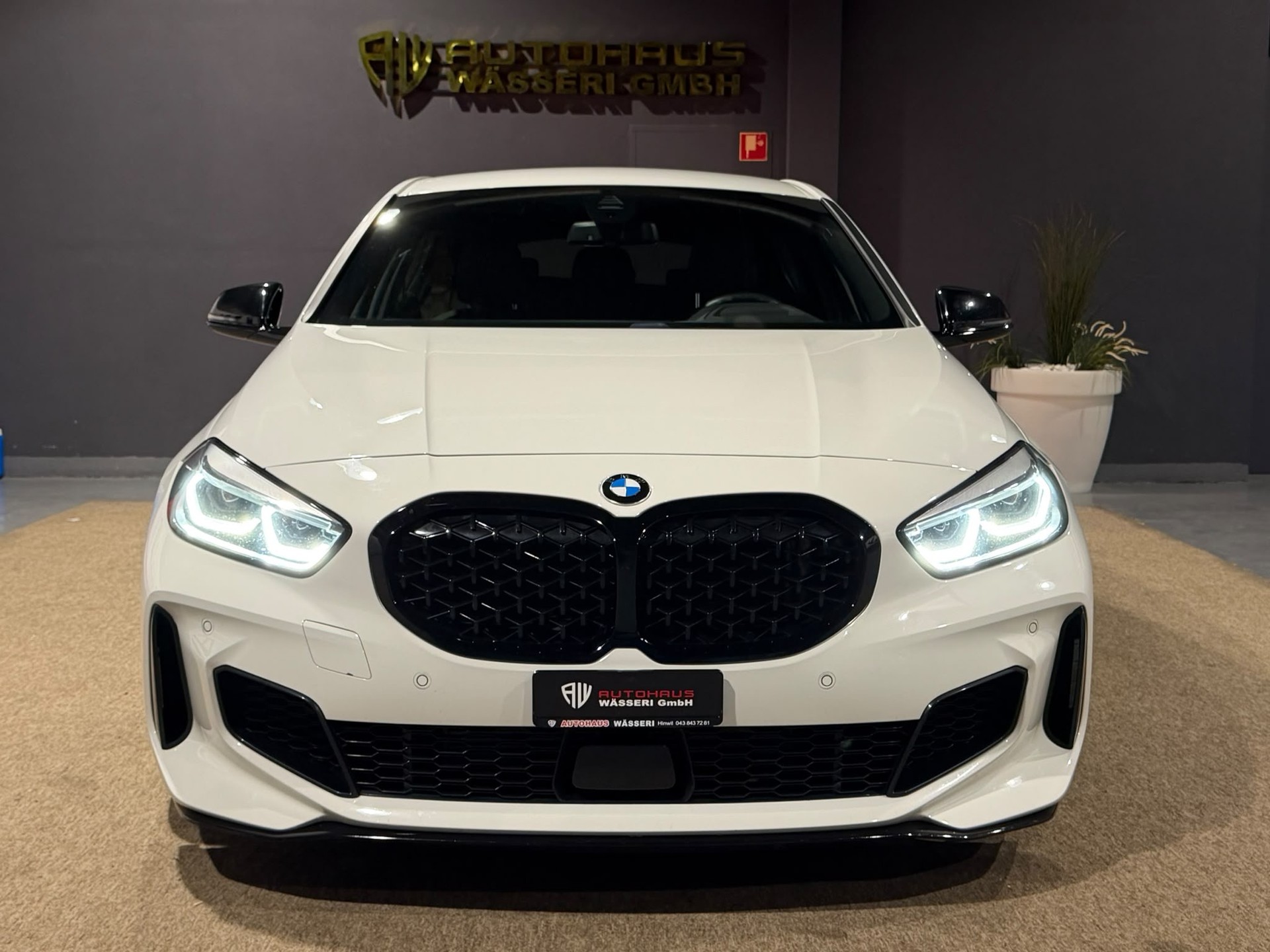 BMW M135i xDrive Steptronic-image-7