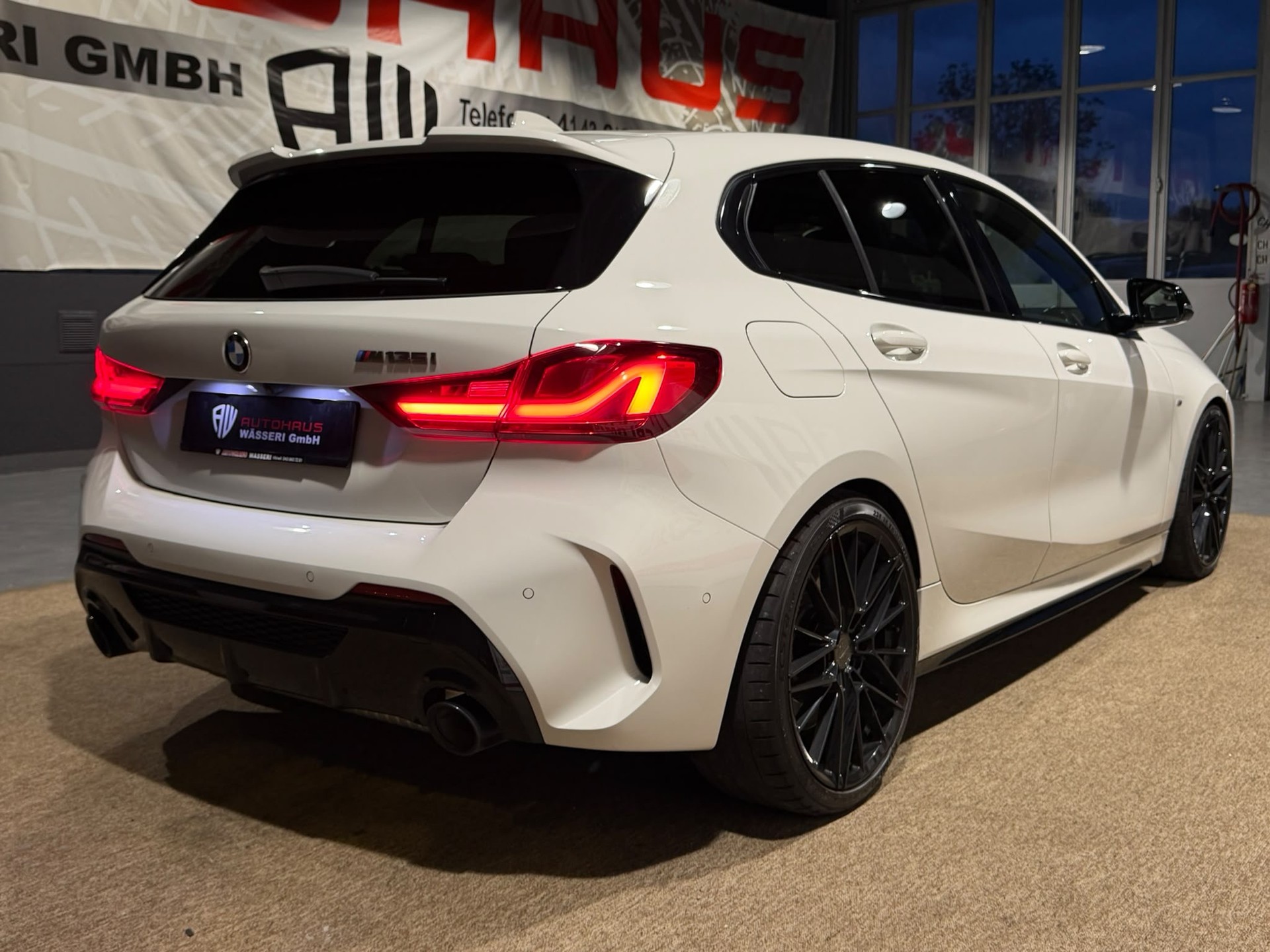 BMW M135i xDrive Steptronic-image-2