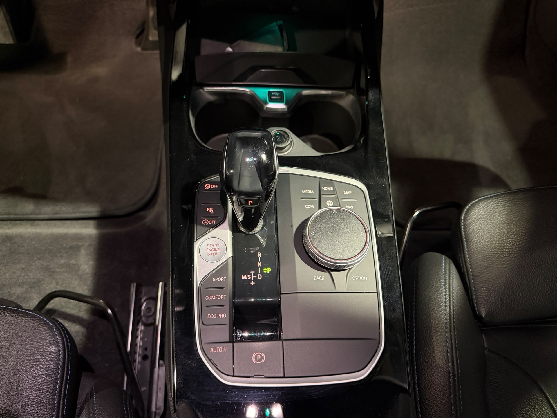 BMW M135i xDrive Steptronic-image-11