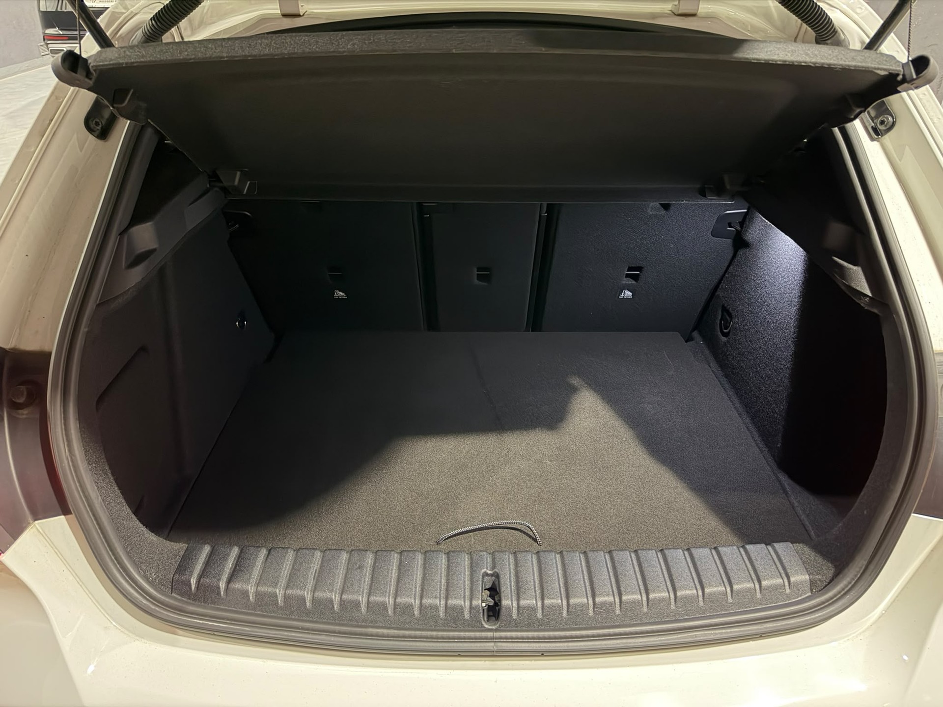 BMW M135i xDrive Steptronic-image-17