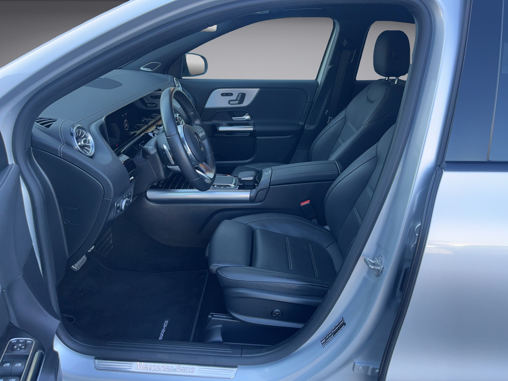MERCEDES-BENZ GLA 250 4Matic AMG Line 8G-DCT *Sitzheizung/Lüftung, Panoramadach, AHK, Head up, 360°Kameras°-image-7