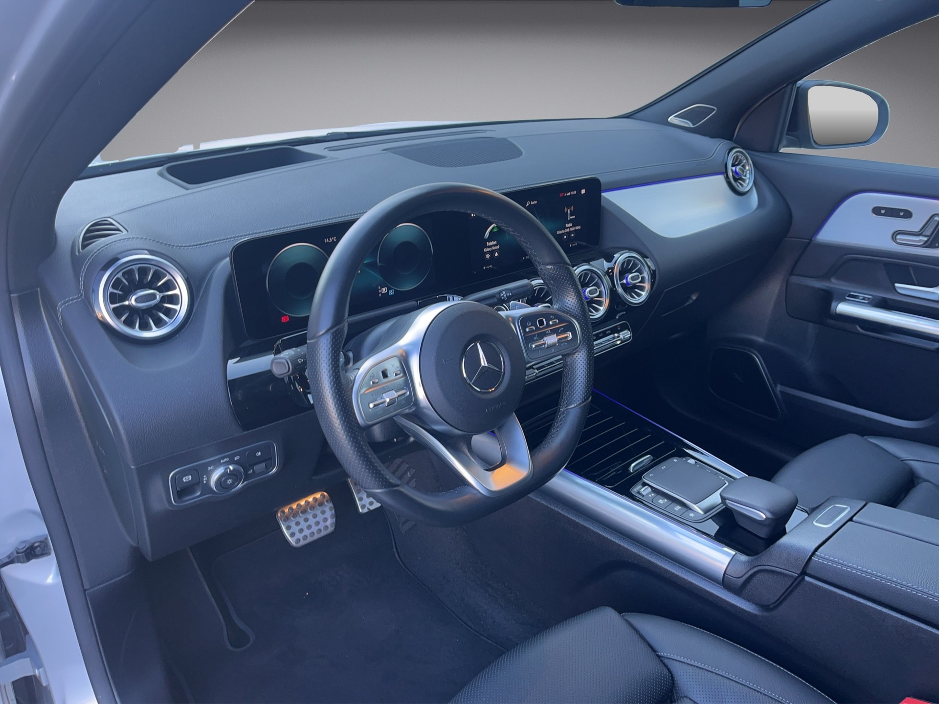 MERCEDES-BENZ GLA 250 4Matic AMG Line 8G-DCT *Sitzheizung/Lüftung, Panoramadach, AHK, Head up, 360°Kameras°-image-9