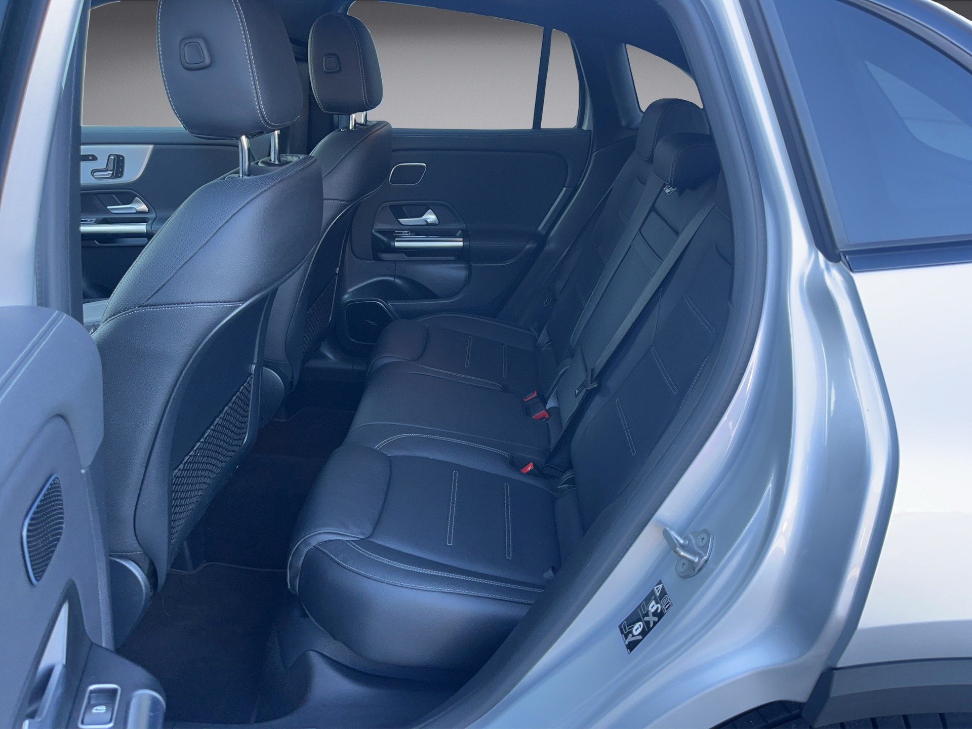 MERCEDES-BENZ GLA 250 4Matic AMG Line 8G-DCT *Sitzheizung/Lüftung, Panoramadach, AHK, Head up, 360°Kameras°-image-8