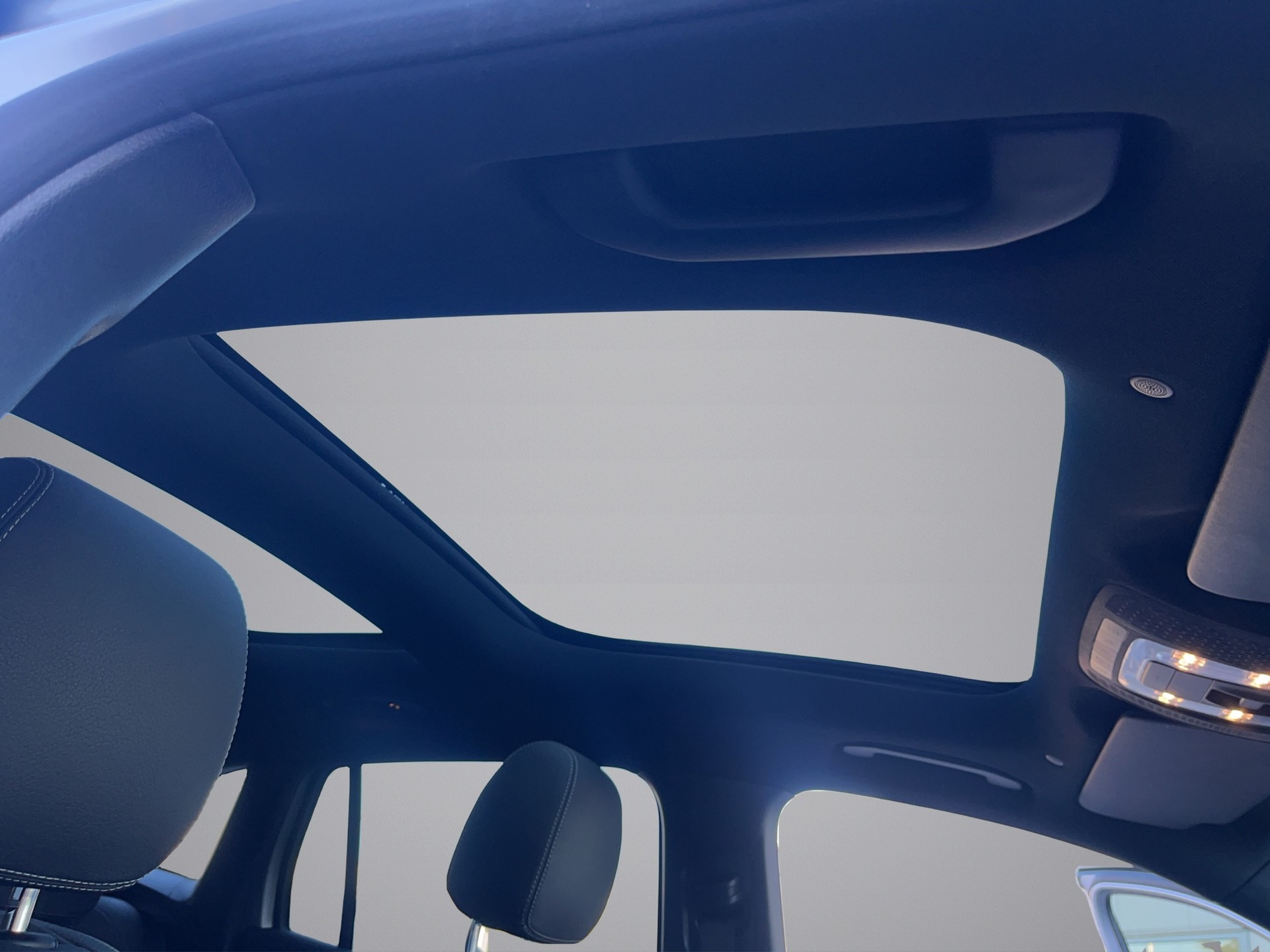 MERCEDES-BENZ GLA 250 4Matic AMG Line 8G-DCT *Sitzheizung/Lüftung, Panoramadach, AHK, Head up, 360°Kameras°-image-16