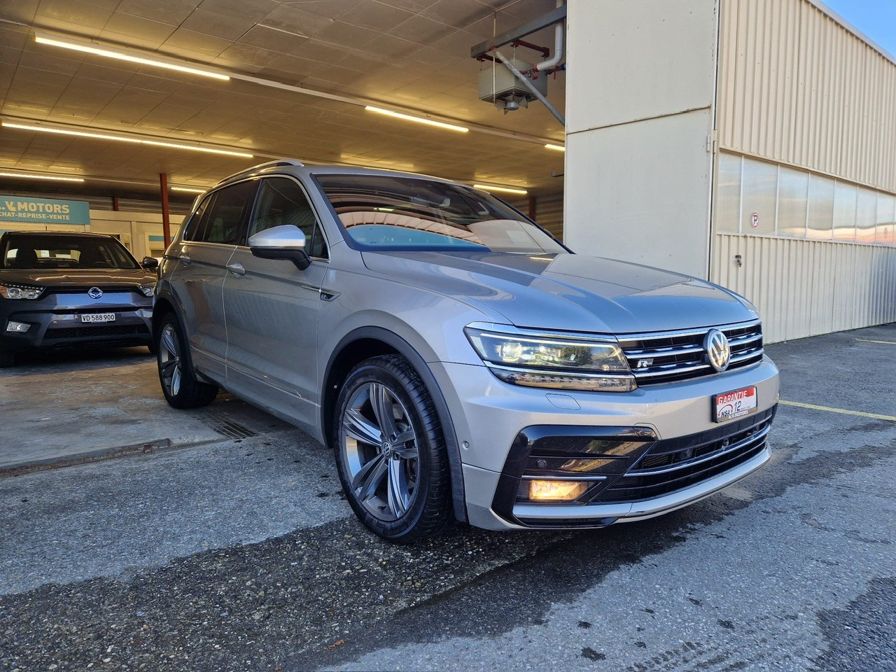 VW Tiguan 2.0 TDI SCR Highline 4Motion DSG R-Line-showroom-element-1