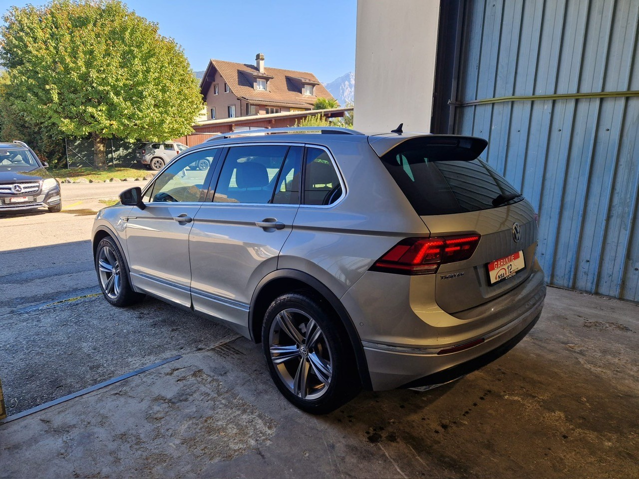 VW Tiguan 2.0 TDI SCR Highline 4Motion DSG R-Line-showroom-element-3