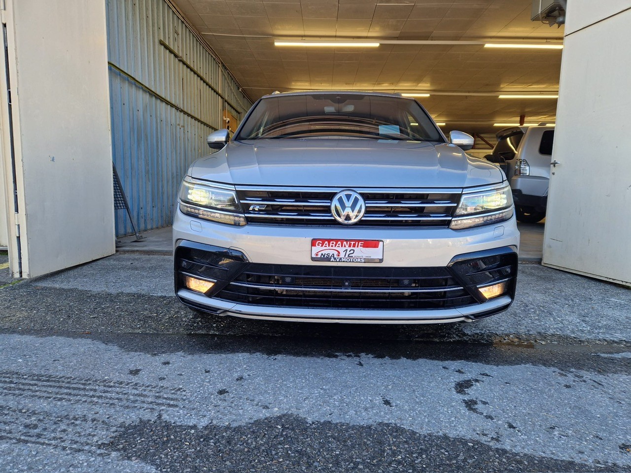 VW Tiguan 2.0 TDI SCR Highline 4Motion DSG R-Line-showroom-element-2