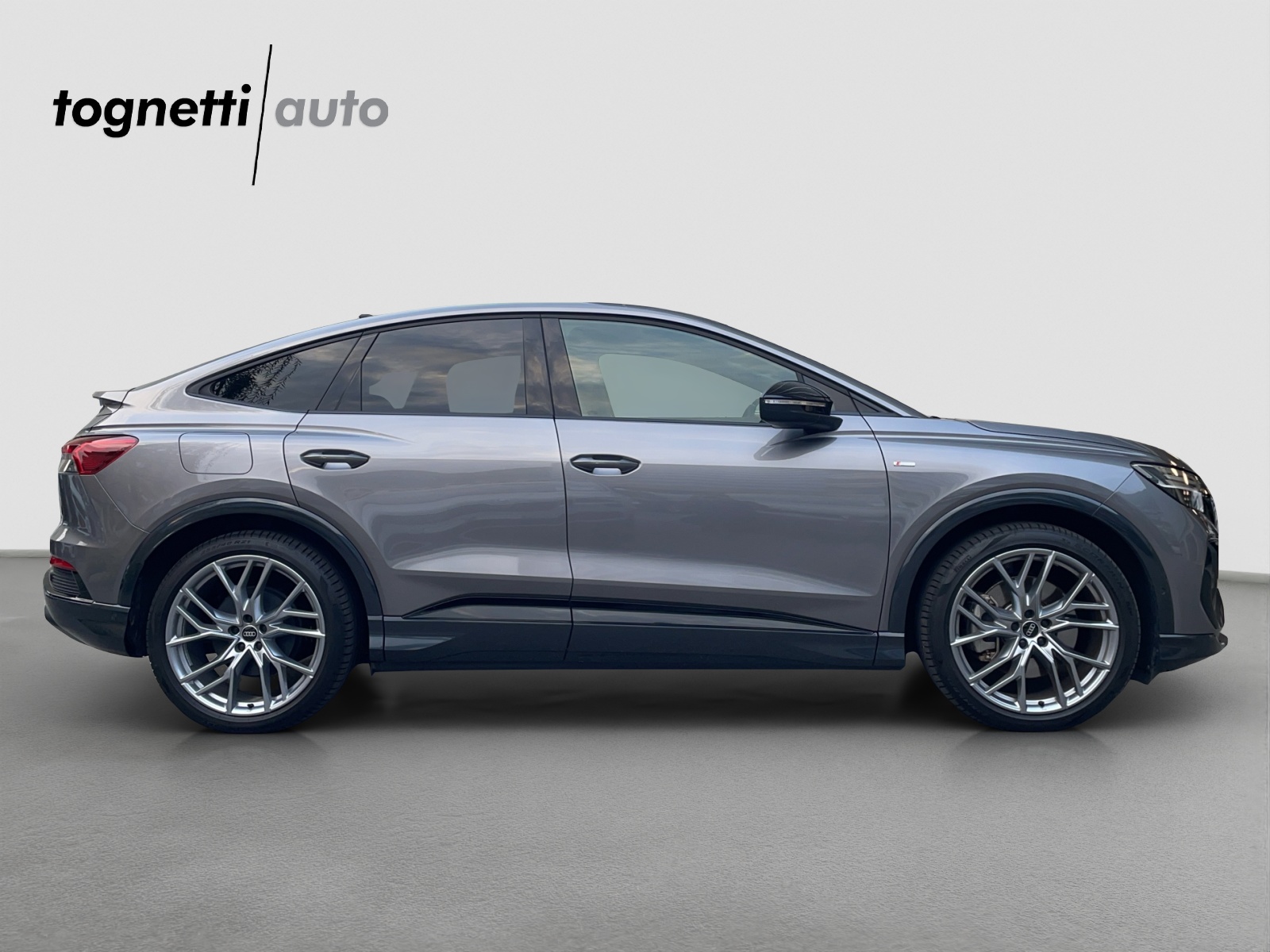 AUDI Q4 Sportback e-tron 50 quattro-image-2
