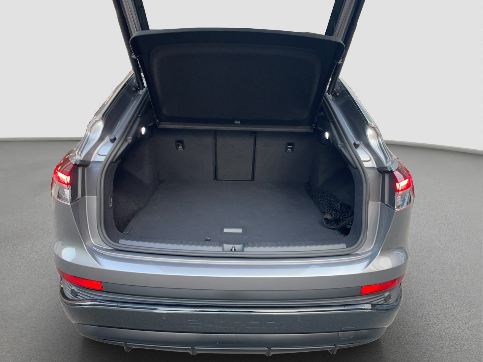 AUDI Q4 Sportback e-tron 50 quattro-image-9