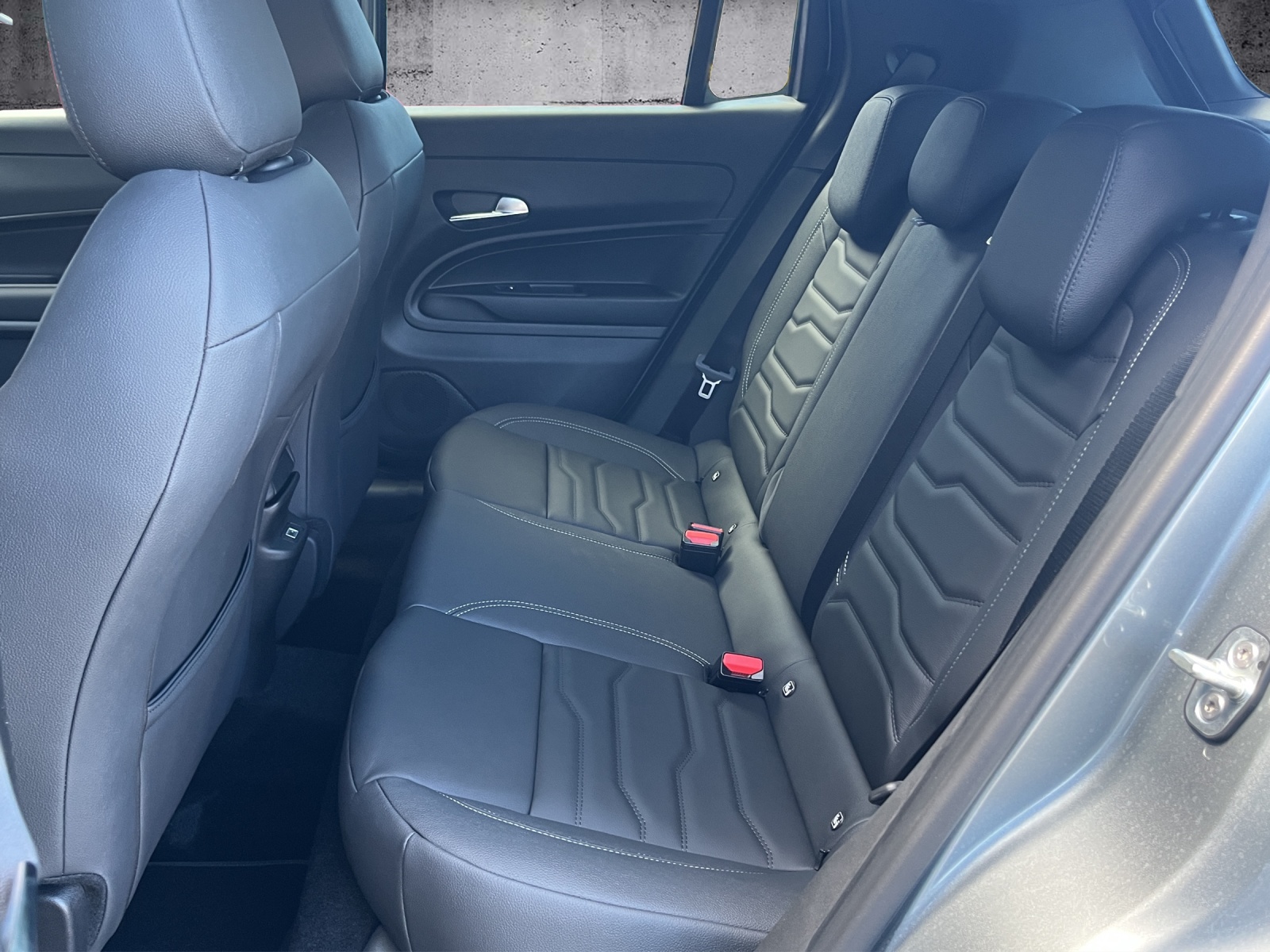 JEEP Avenger 1.2 MHEV Overland 4xe-image-13