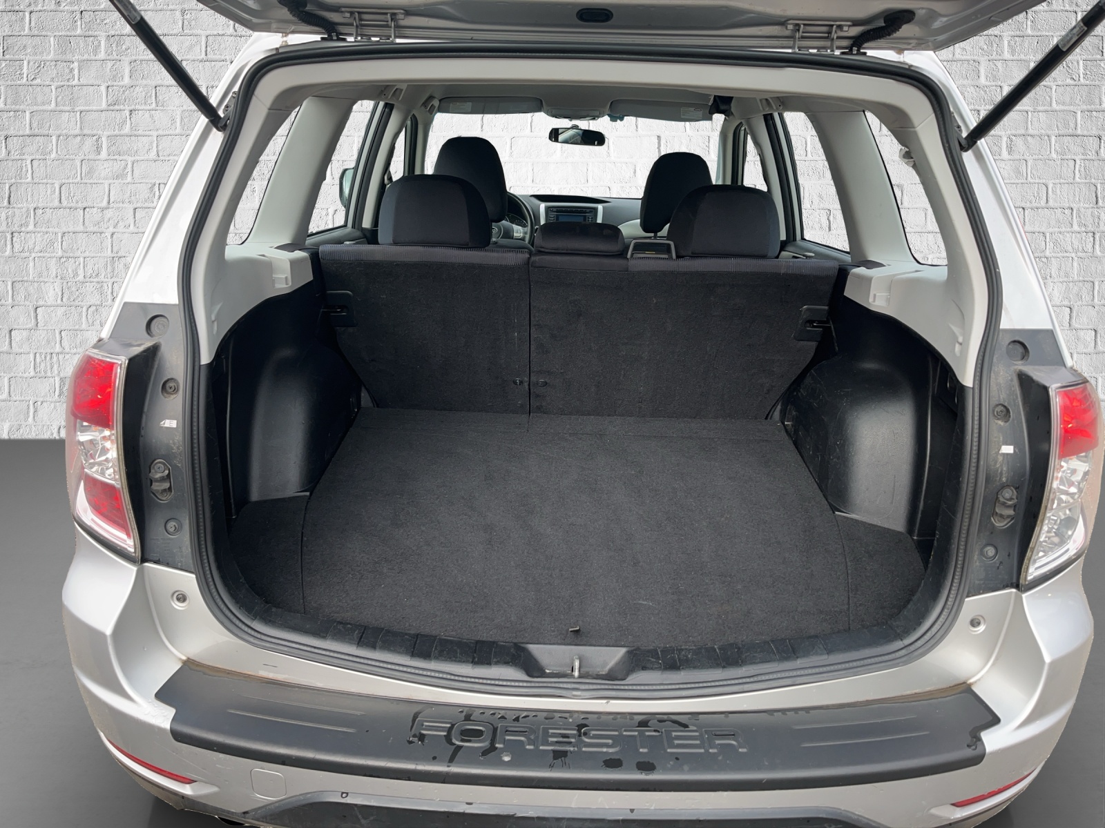 SUBARU Forester 2.0X Swiss-image-15