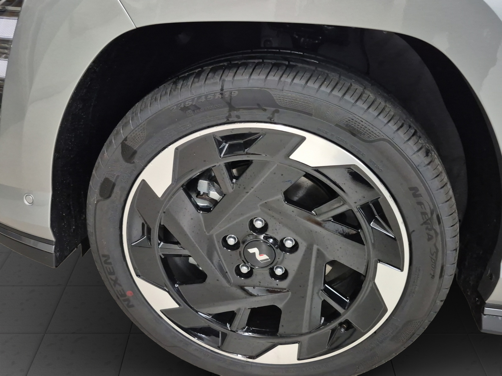 HYUNDAI Kona 65,4 kWh Electric N-Line Two Tone-image-13
