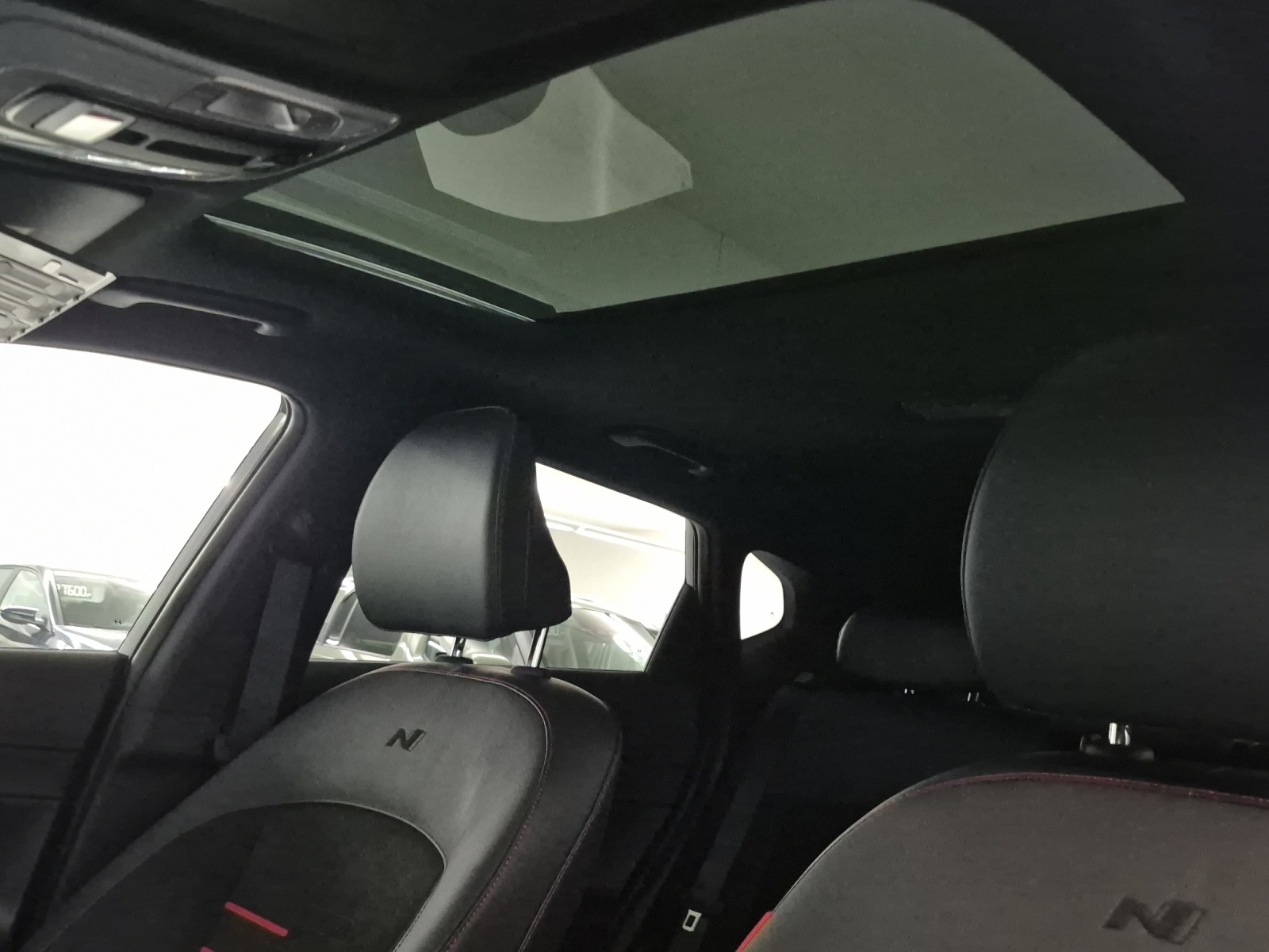 HYUNDAI Kona 65,4 kWh Electric N-Line Two Tone-image-15