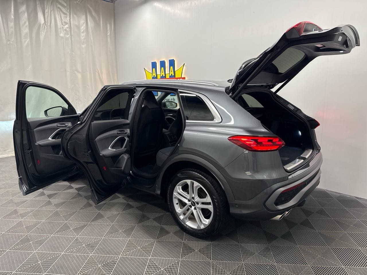 AUDI Q5 TDI quattro 150 kW S-tronic S-Line-image-14