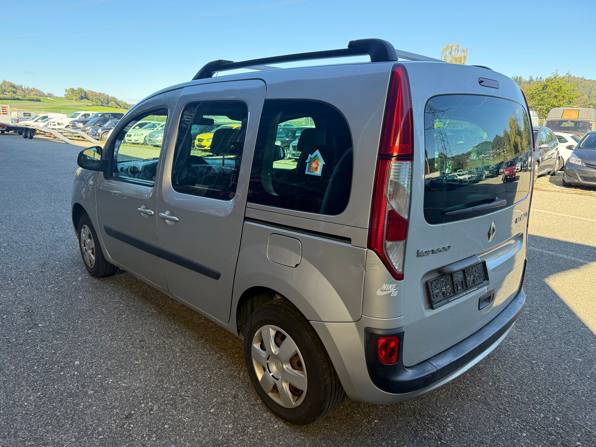 RENAULT Kangoo 1.5 dCi Swiss Edition-image-5