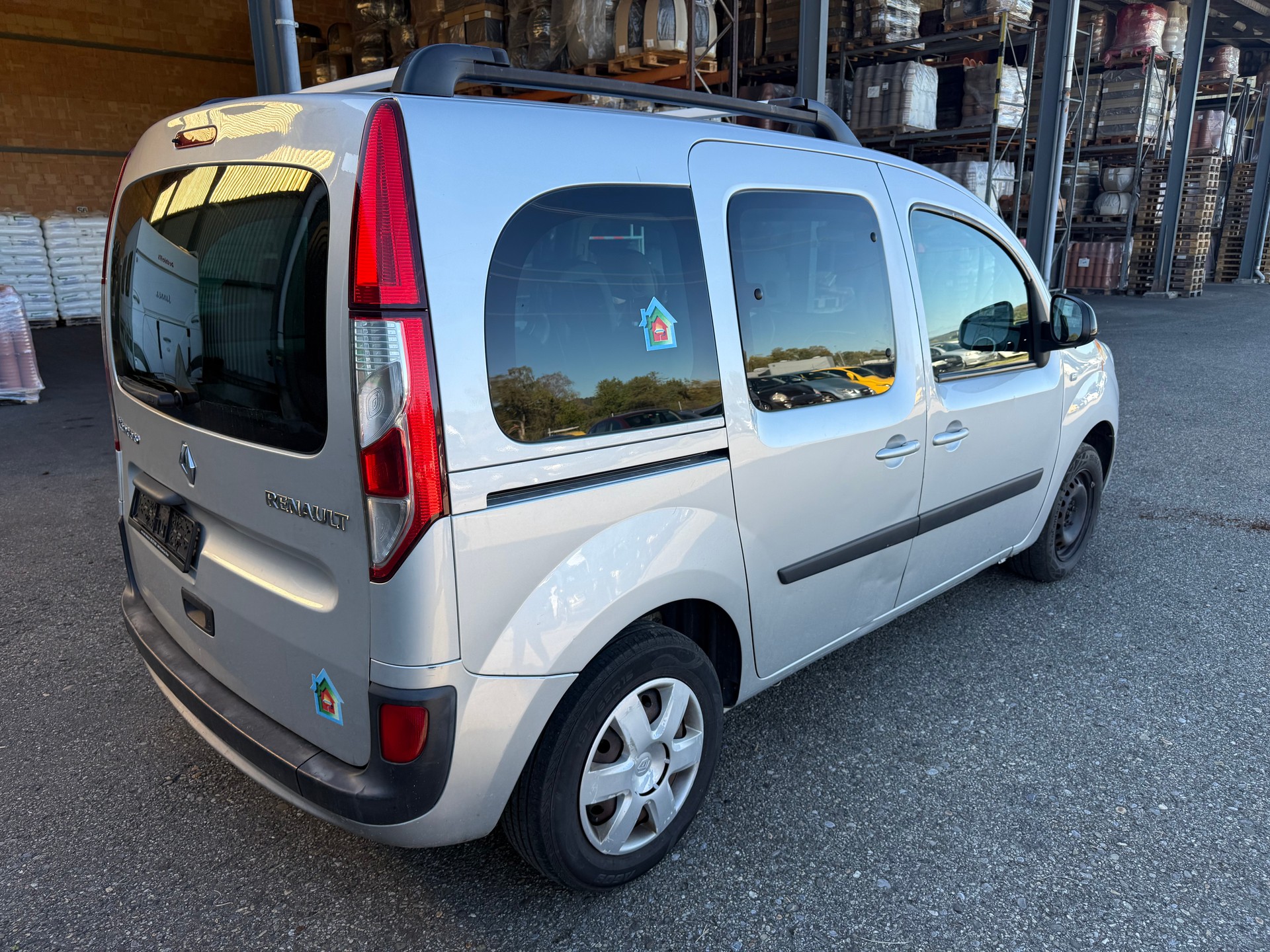 RENAULT Kangoo 1.5 dCi Swiss Edition-image-3