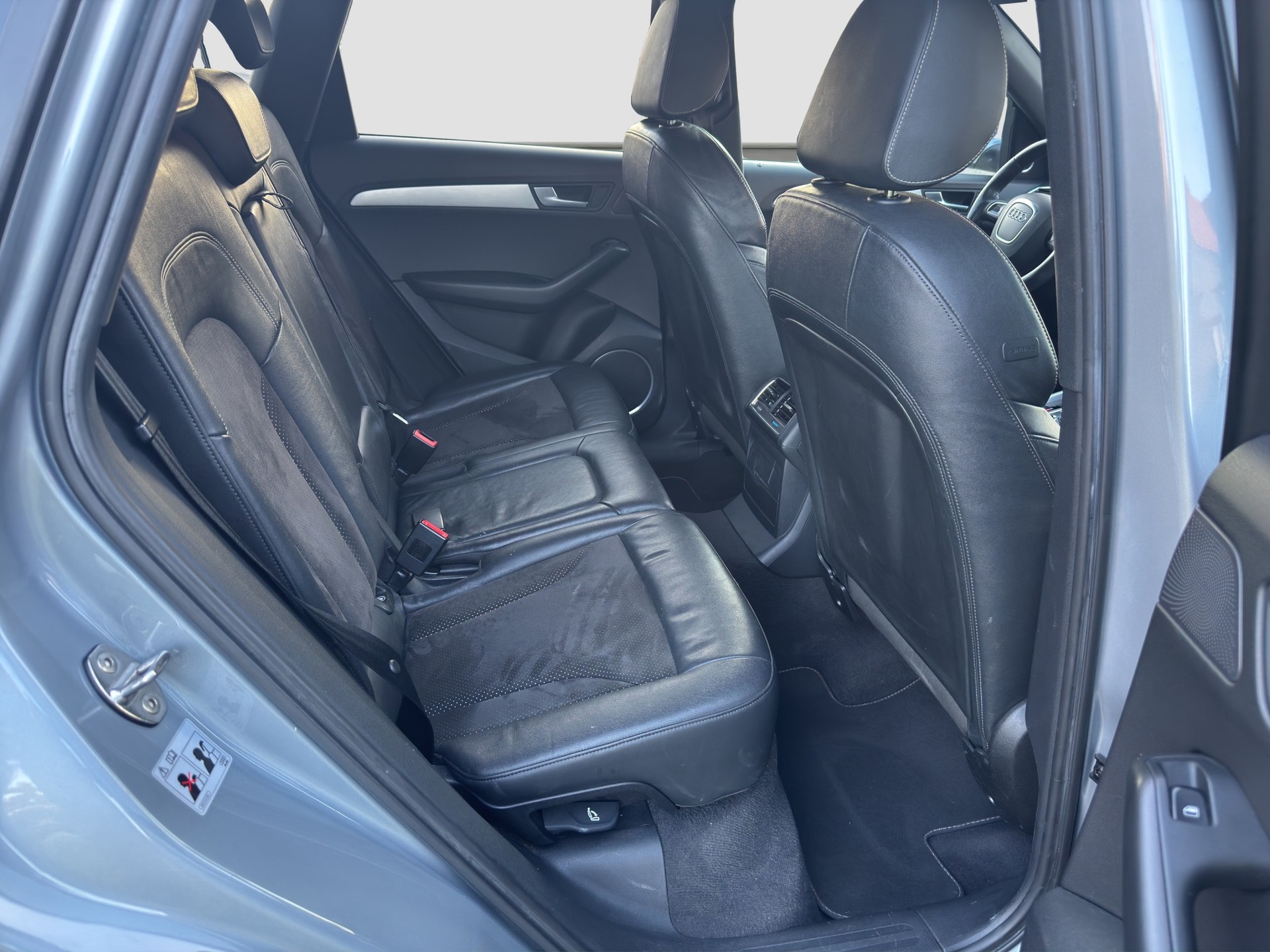 AUDI Q5 2.0 TFSI quattro S-tronic-image-13