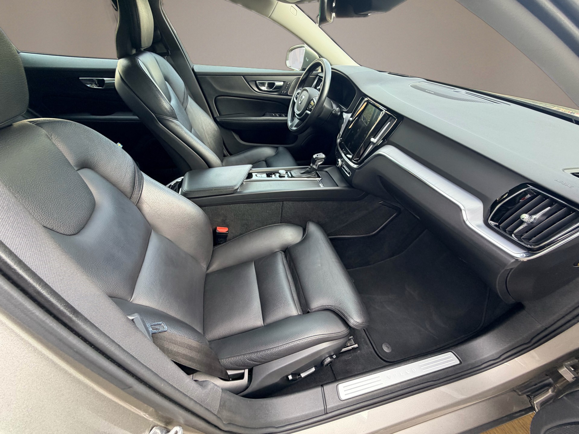 VOLVO V60 D4 Inscription Geartronic-image-8