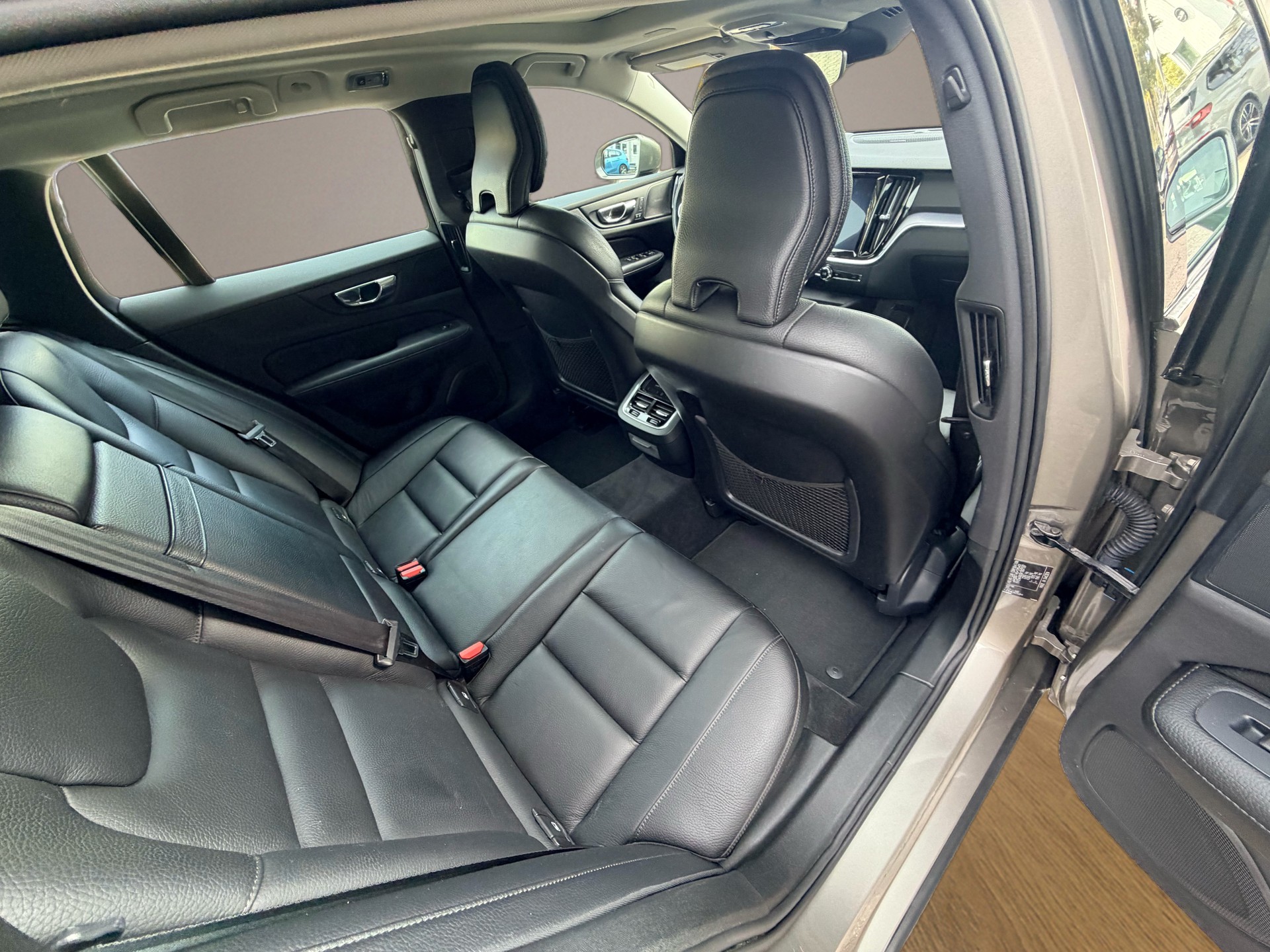 VOLVO V60 D4 Inscription Geartronic-image-10
