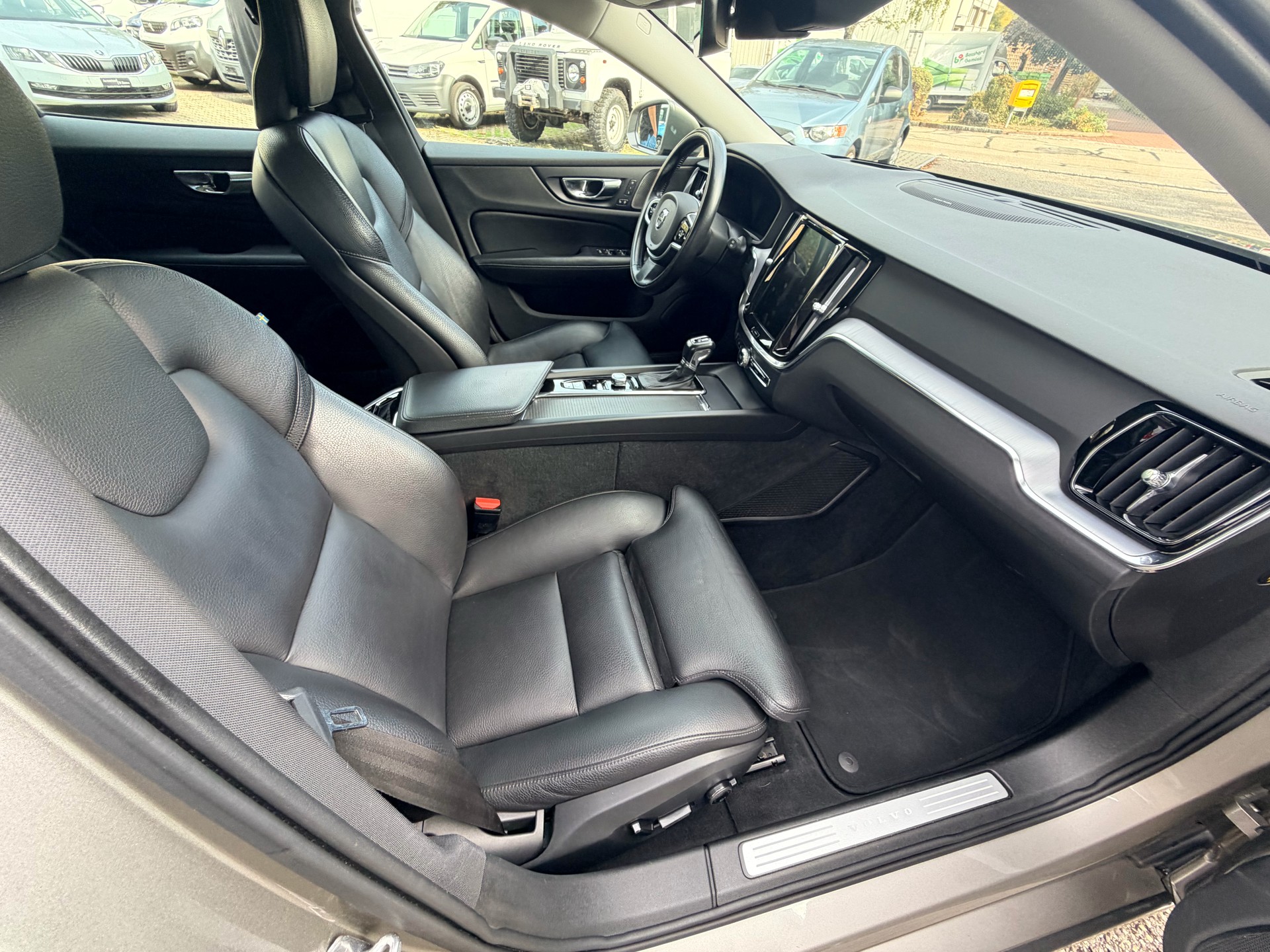 VOLVO V60 D4 Inscription Geartronic-image-8