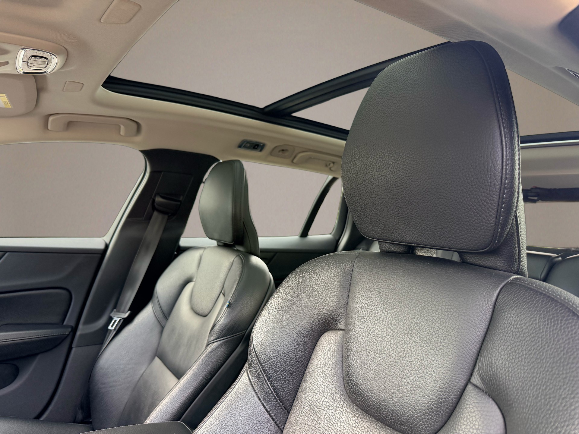 VOLVO V60 D4 Inscription Geartronic-image-13