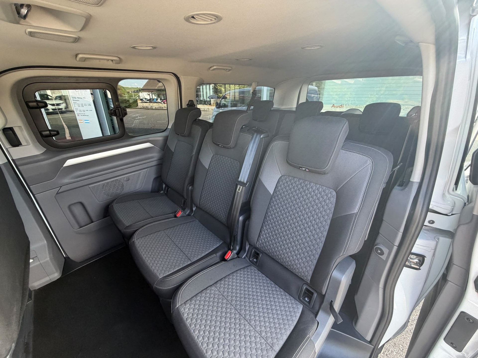 VW Caravelle 2.0 TDI Life LWB 4Motion 4x4 Automat 9-Sitzplätze-image-21
