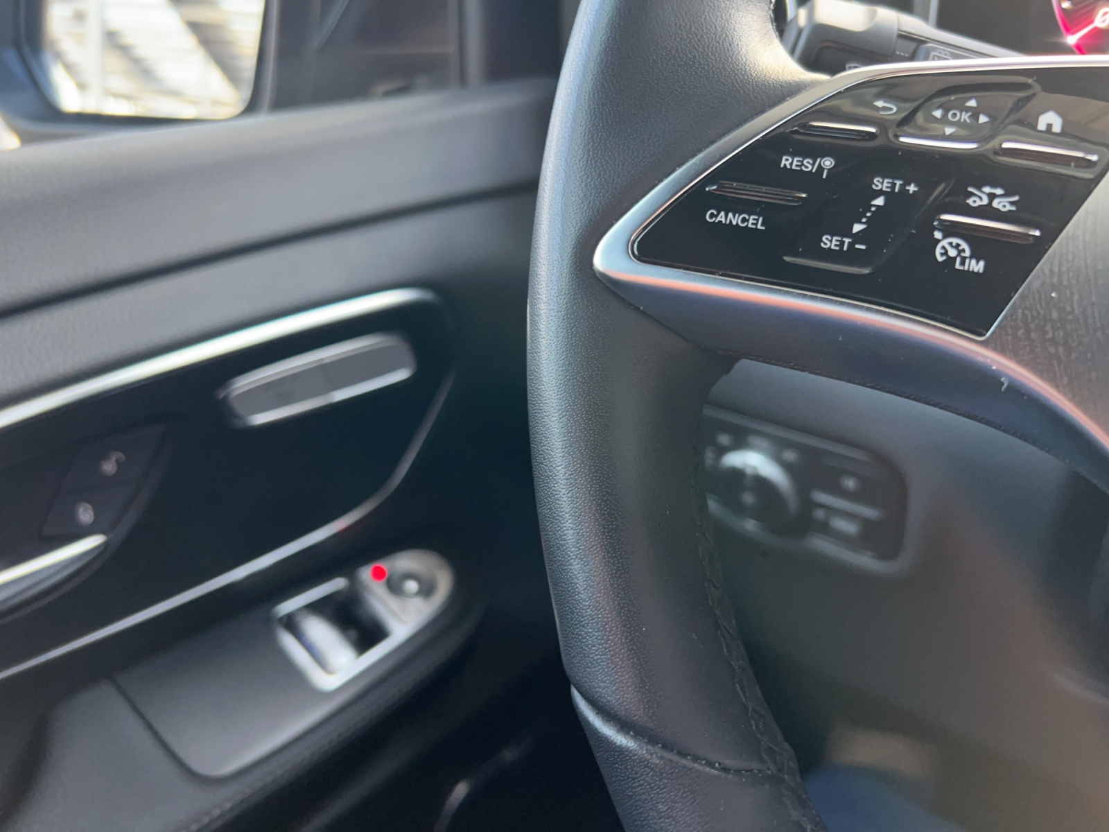 MERCEDES-BENZ V 300 d lang Avantgarde 4Matic 9G-Tronic-image-12