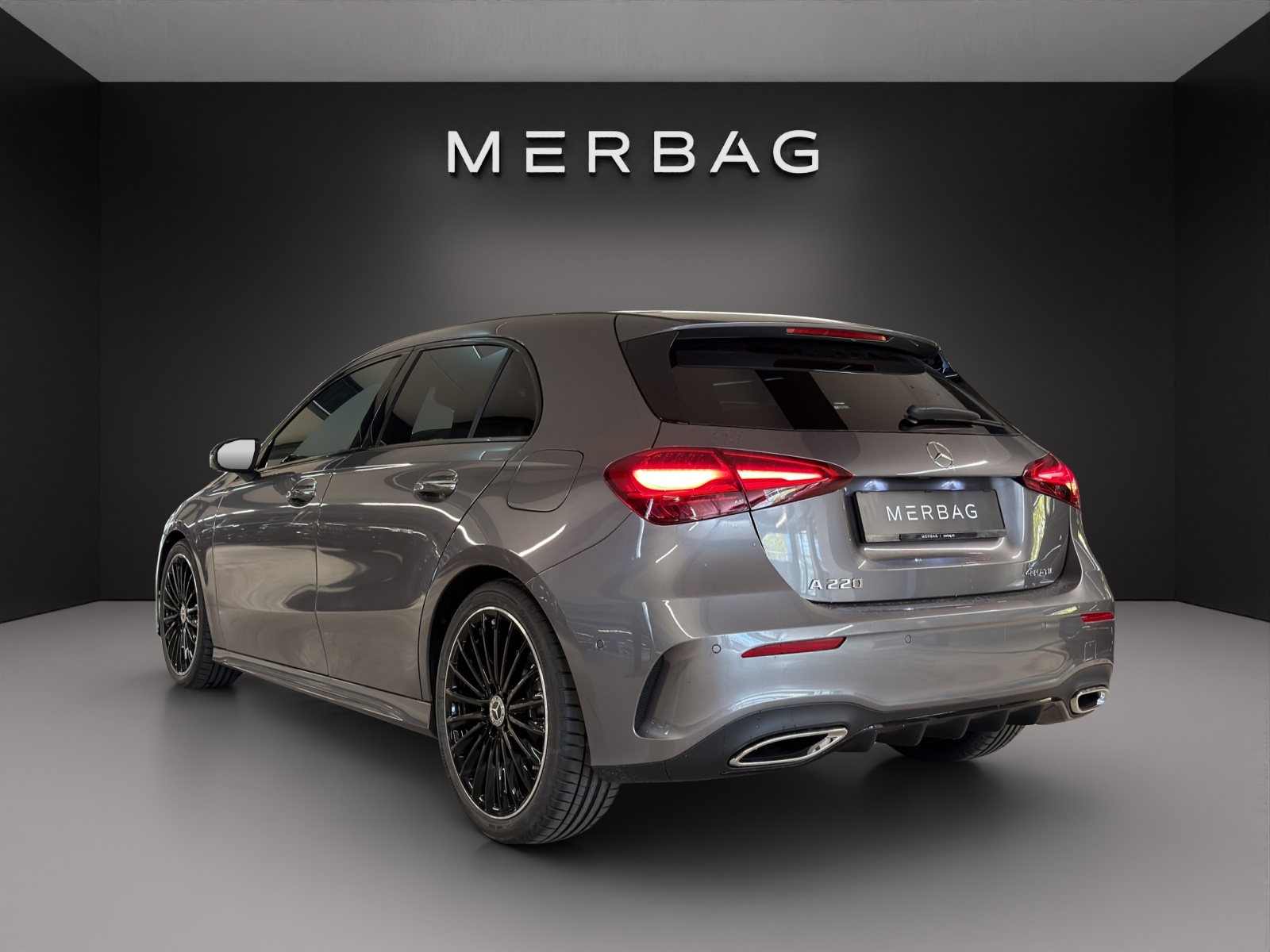 MERCEDES-BENZ A 220 4Matic 8G-DCT-image-3