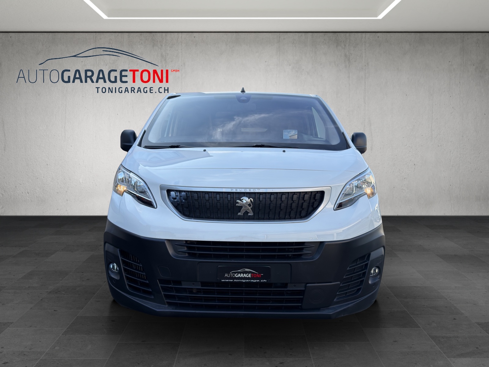 PEUGEOT Expert 2.0 BlueHDi 120 S&S Premium Standard EAT8-image-2