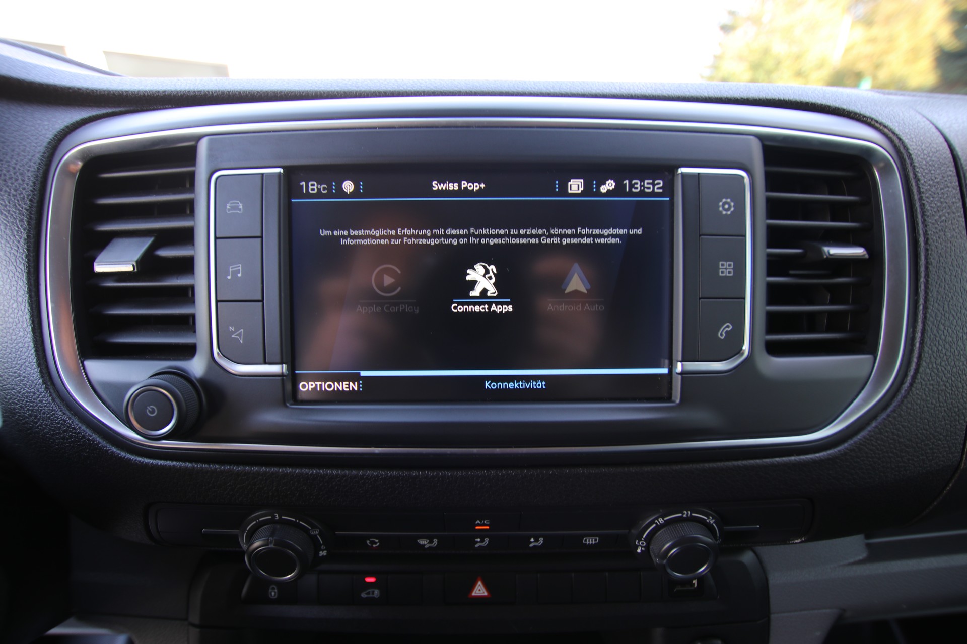 PEUGEOT Expert 2.0 BlueHDi 120 S&S Premium Standard EAT8-image-19