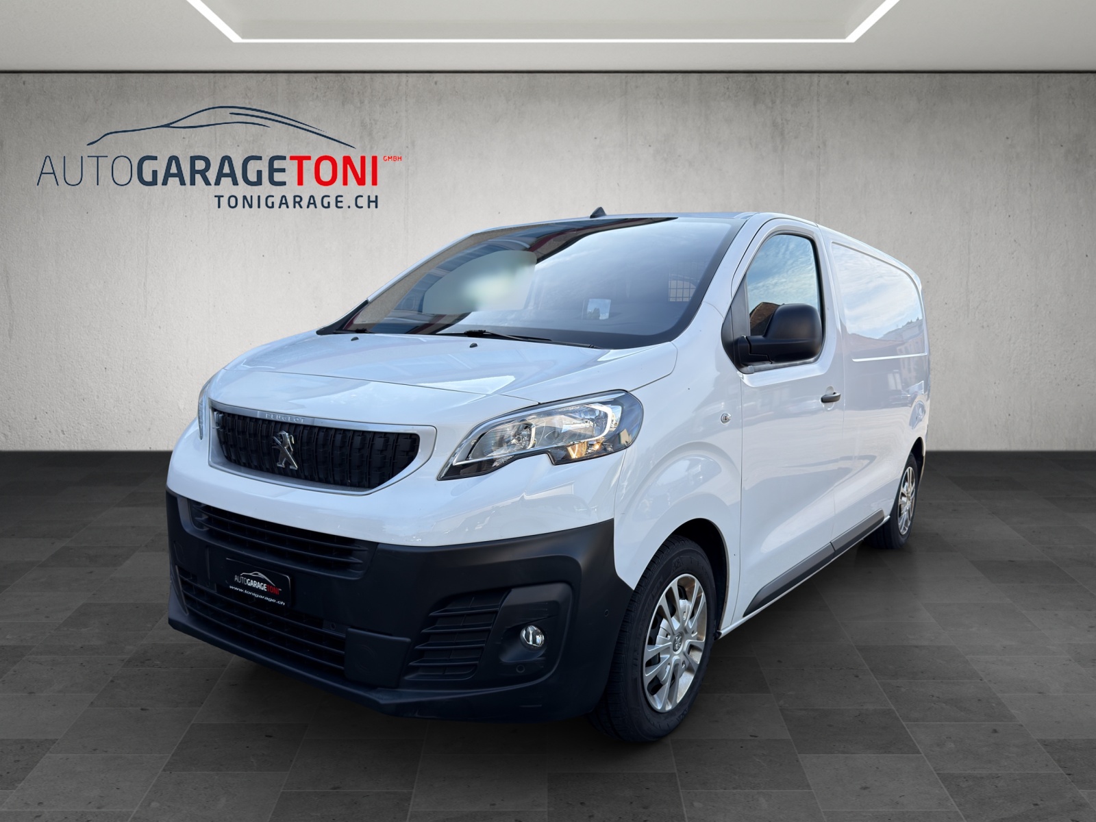 PEUGEOT Expert 2.0 BlueHDi 120 S&S Premium Standard EAT8-image-0