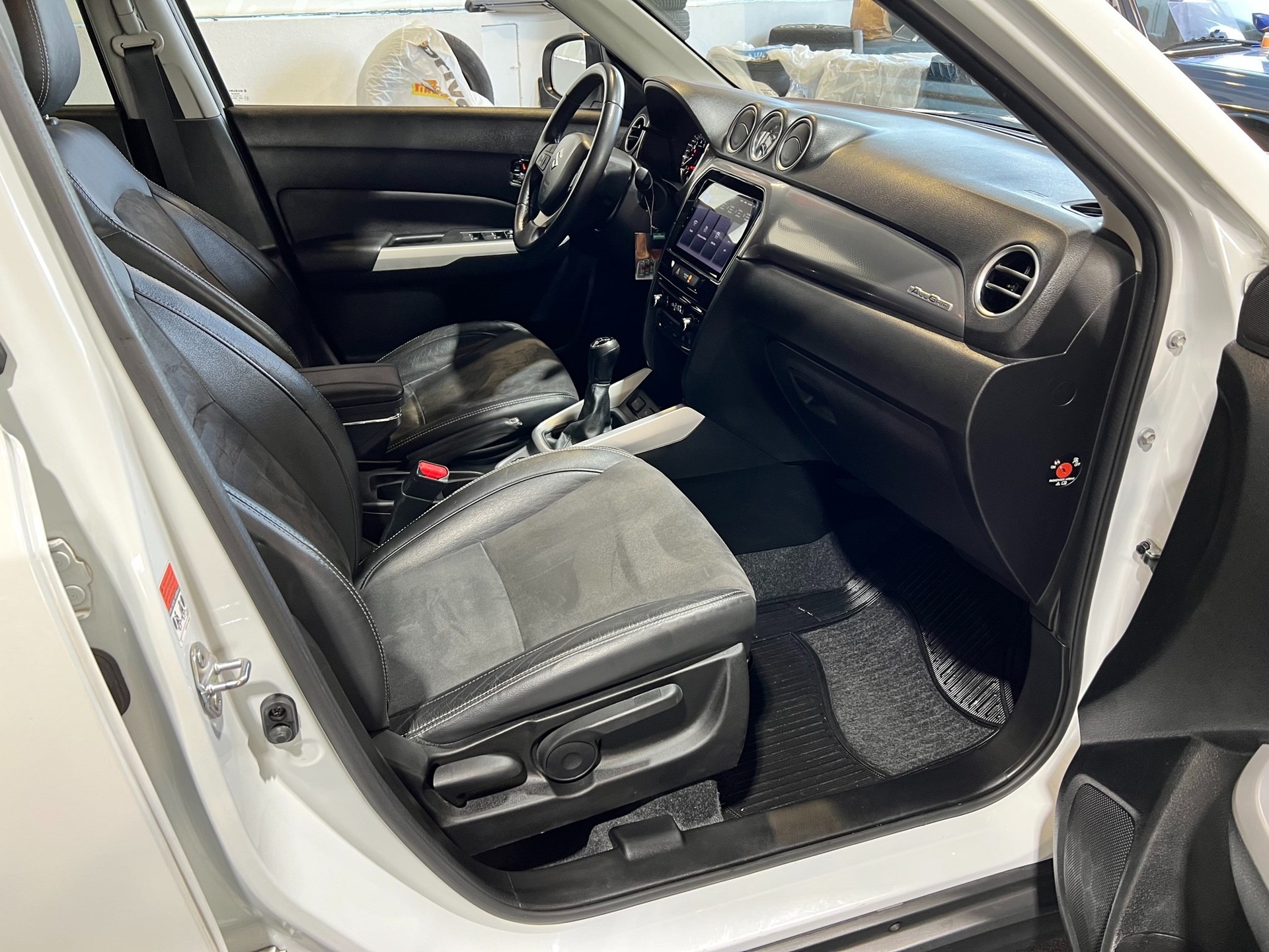 SUZUKI Vitara 1.6 Unico-image-12