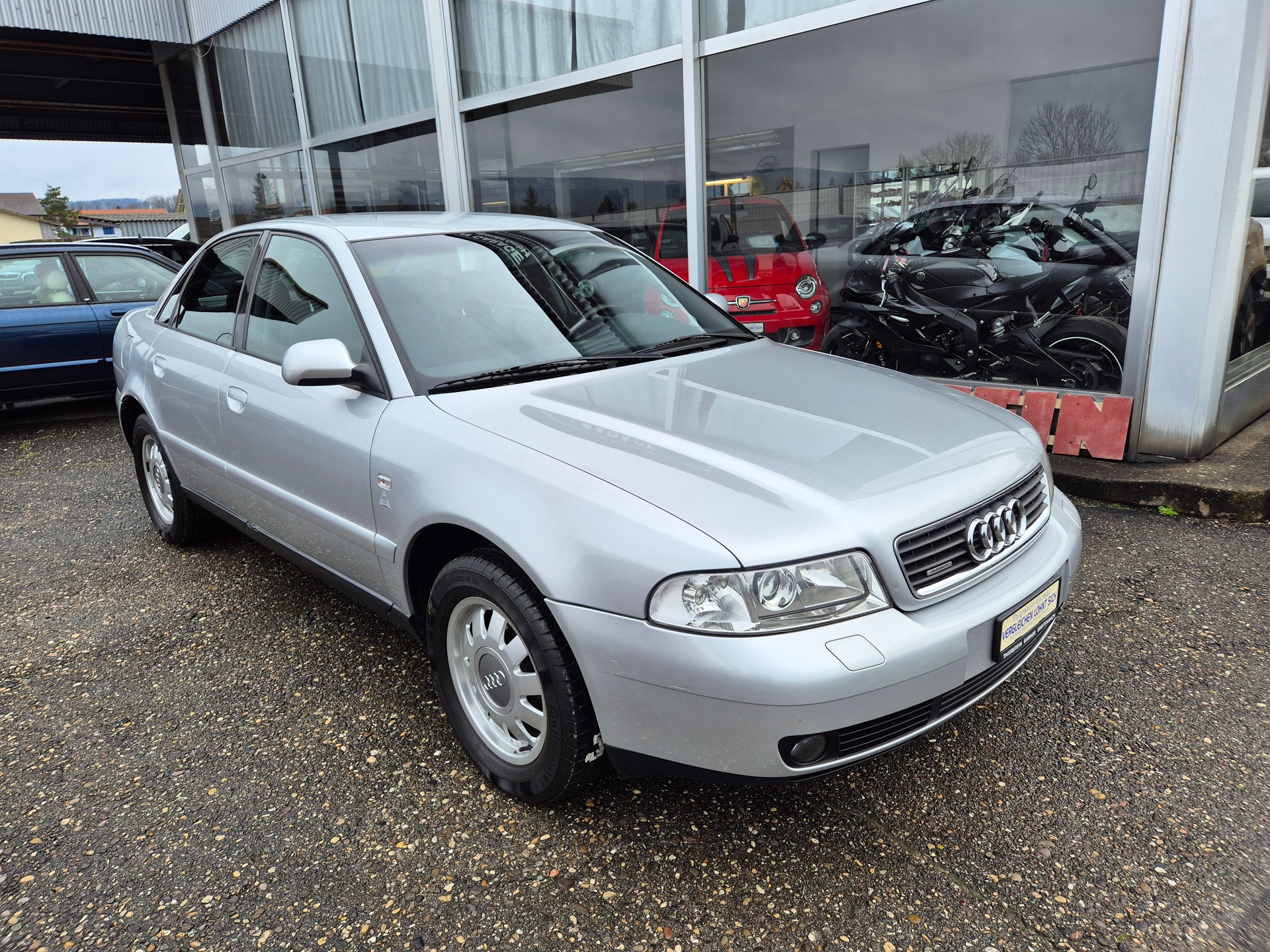 AUDI A4 2.8 quattro Advance-image-1
