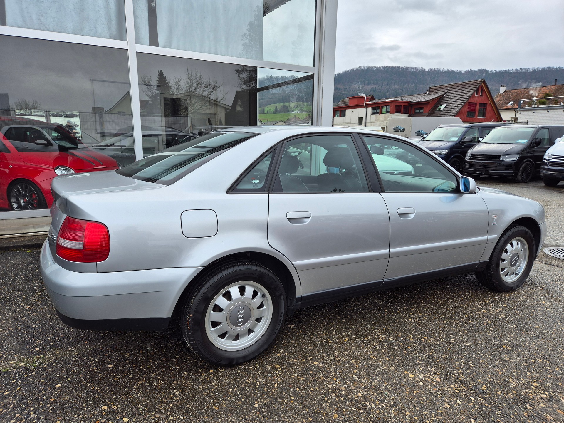 AUDI A4 2.8 quattro Advance-image-10