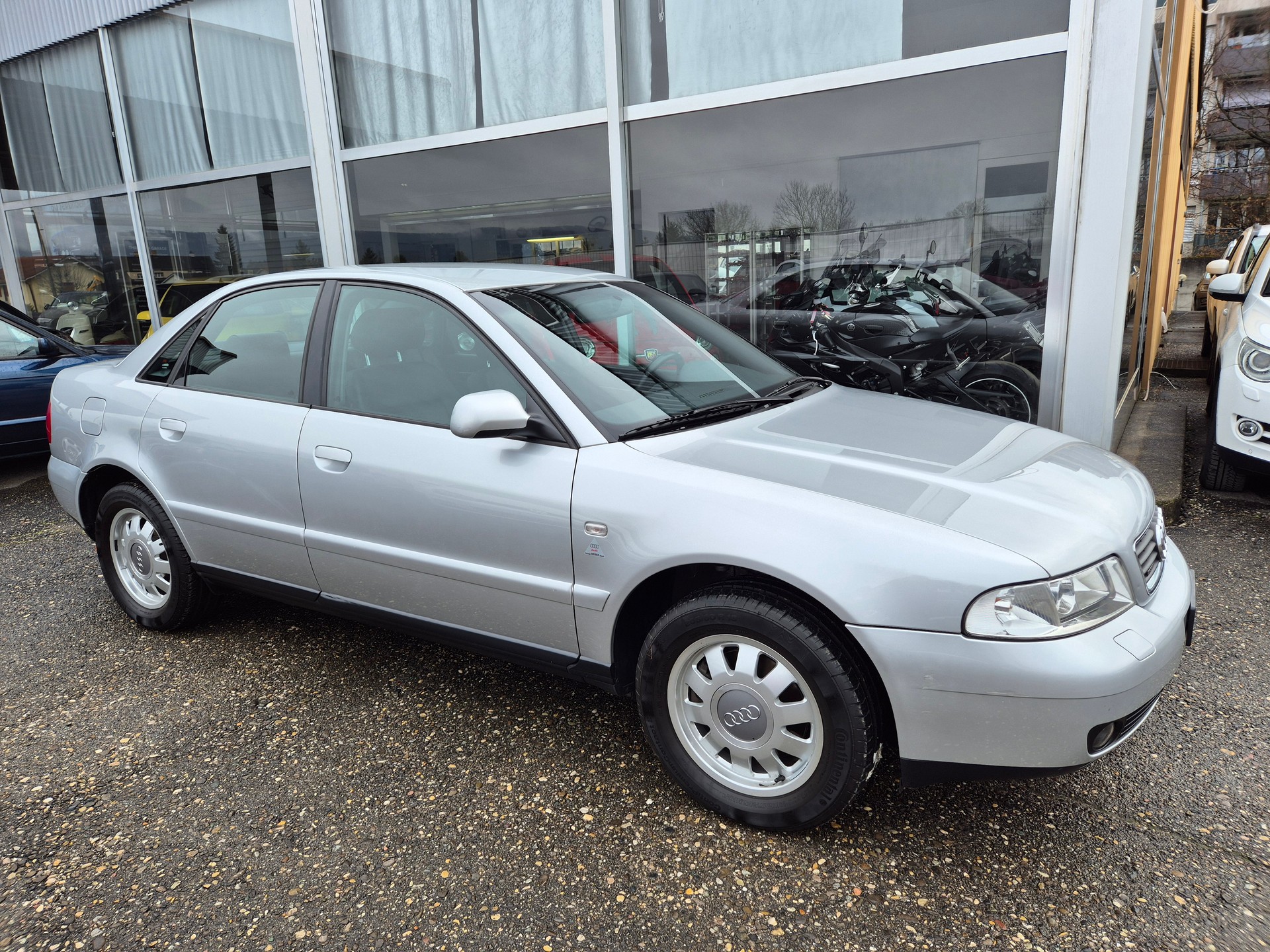 AUDI A4 2.8 quattro Advance-image-0