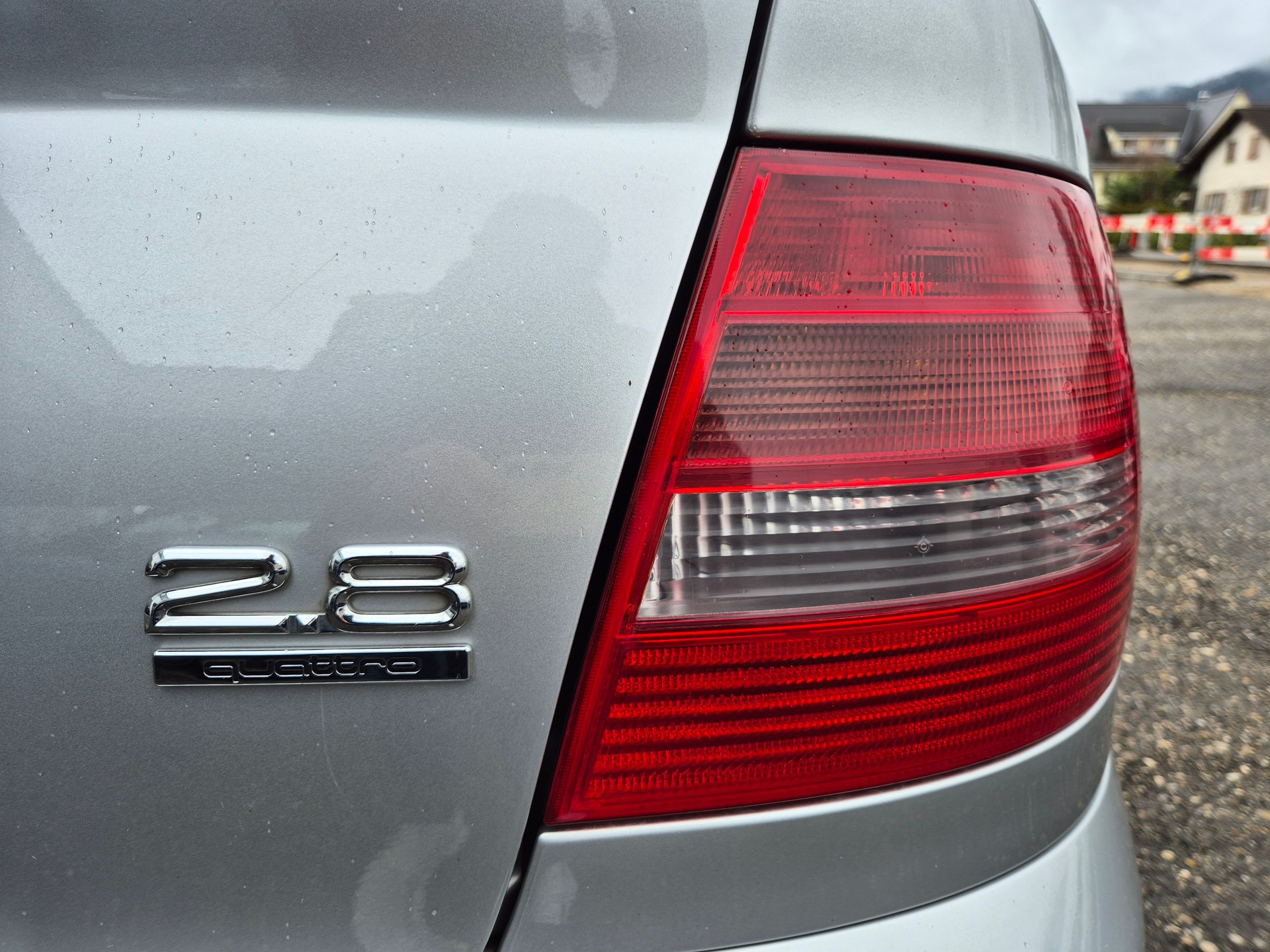 AUDI A4 2.8 quattro Advance-image-30