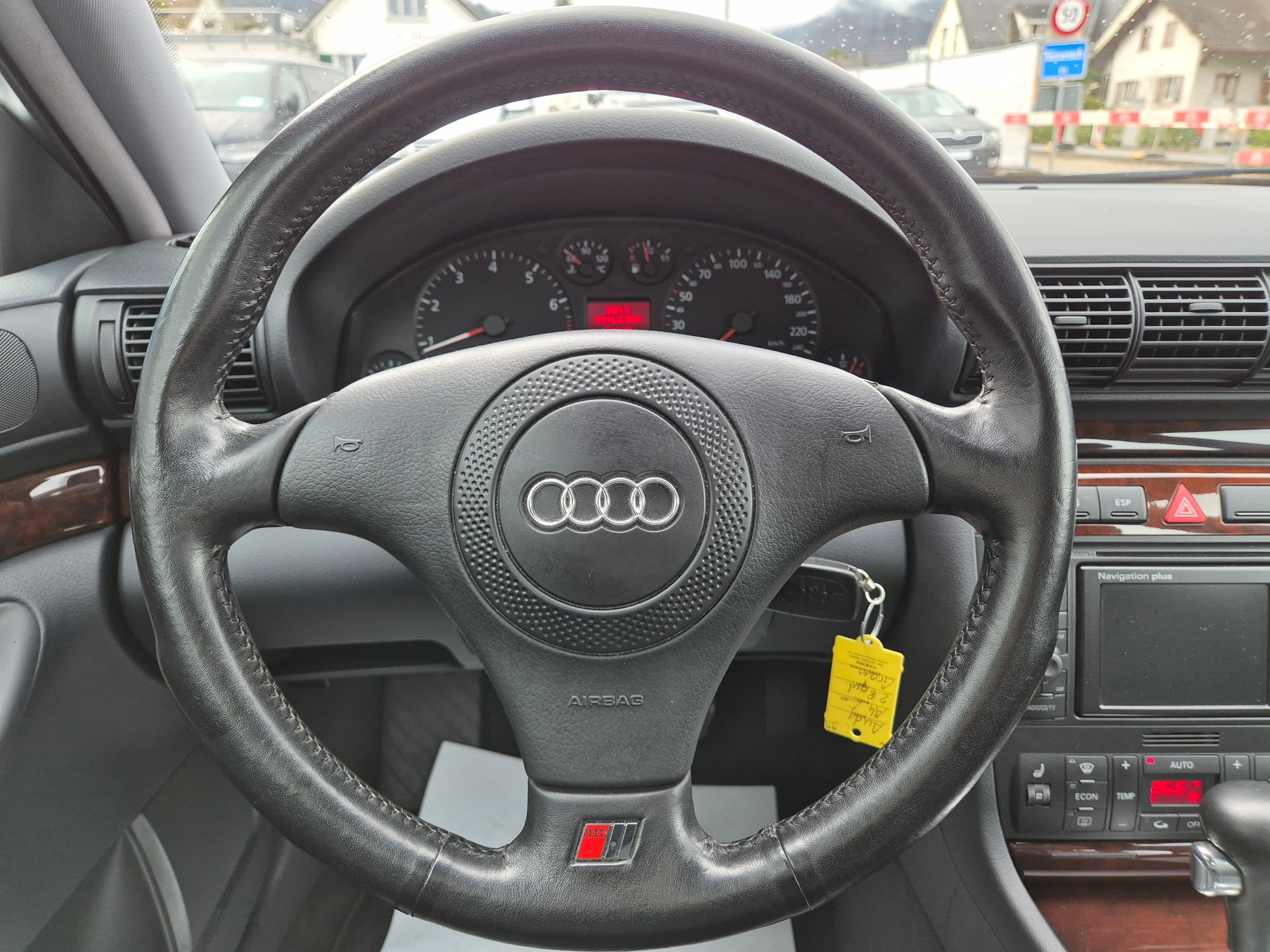 AUDI A4 2.8 quattro Advance-image-20