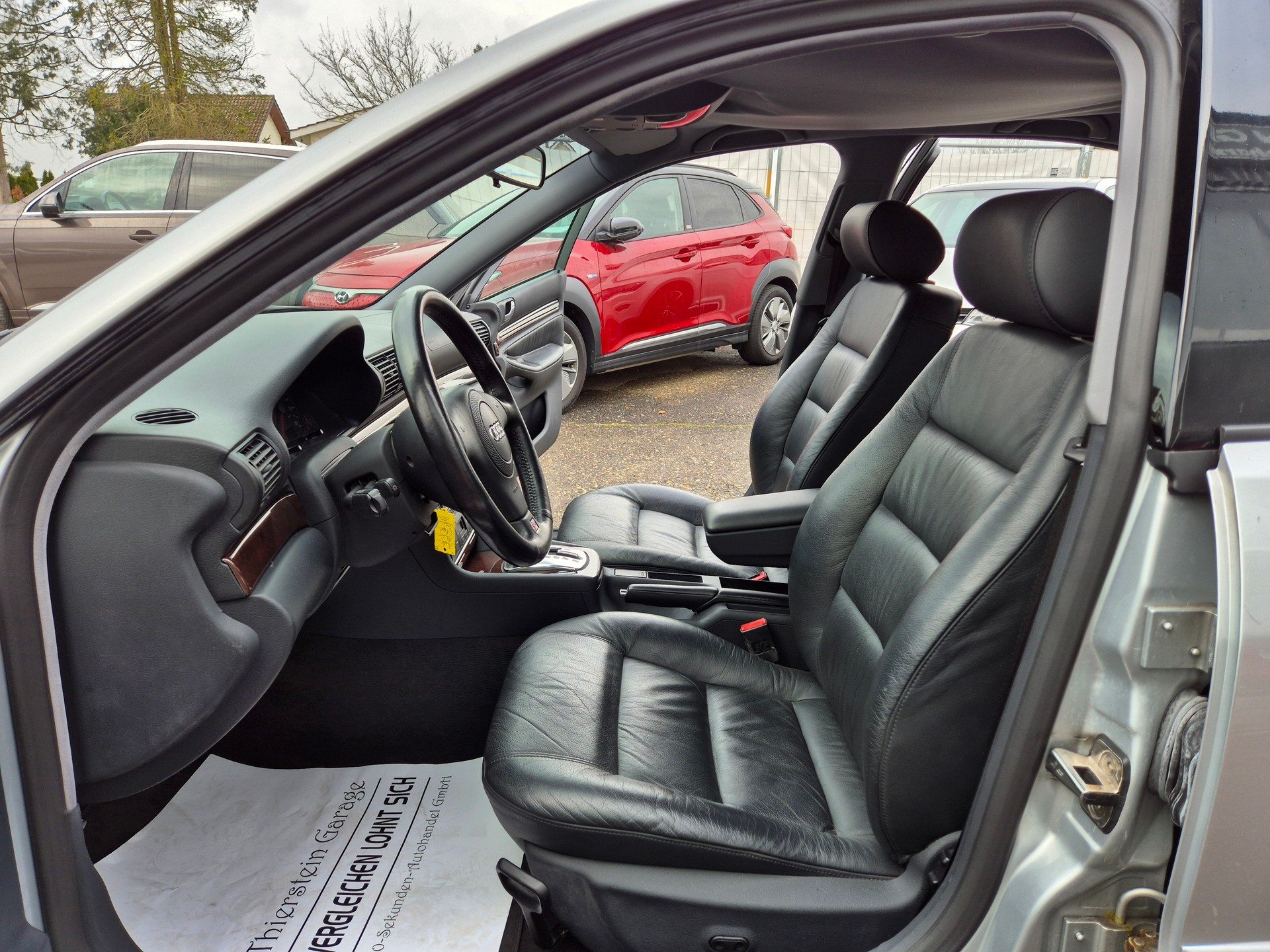 AUDI A4 2.8 quattro Advance-image-14