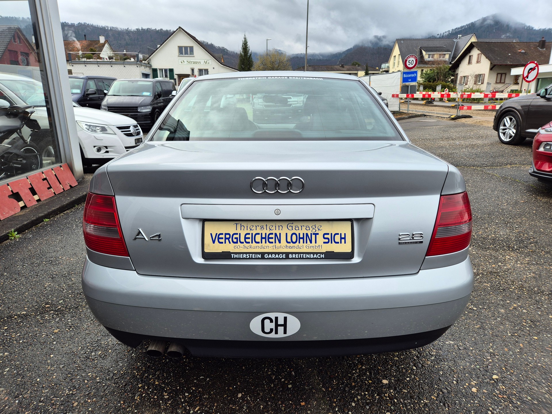 AUDI A4 2.8 quattro Advance-image-8