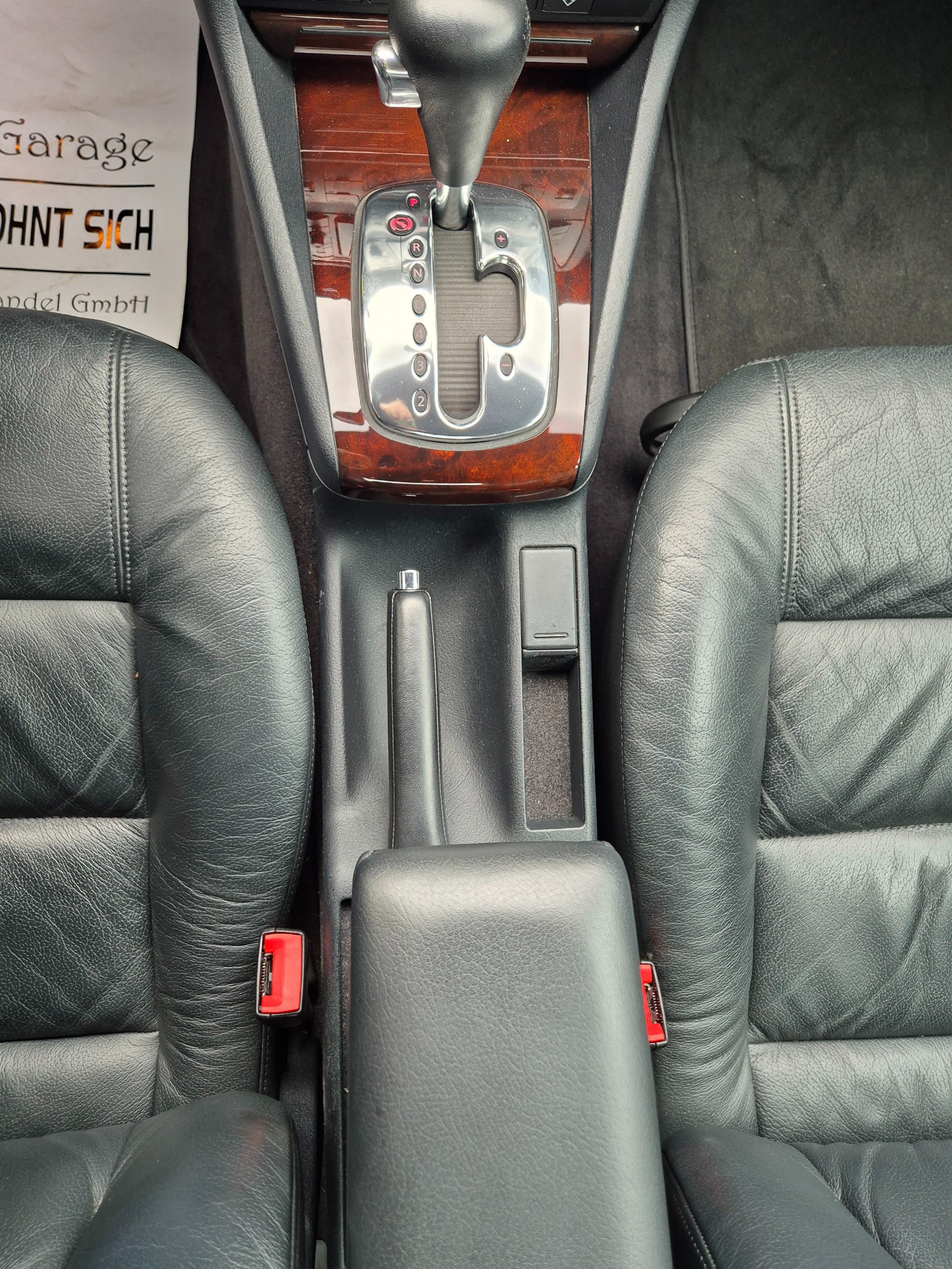 AUDI A4 2.8 quattro Advance-image-26