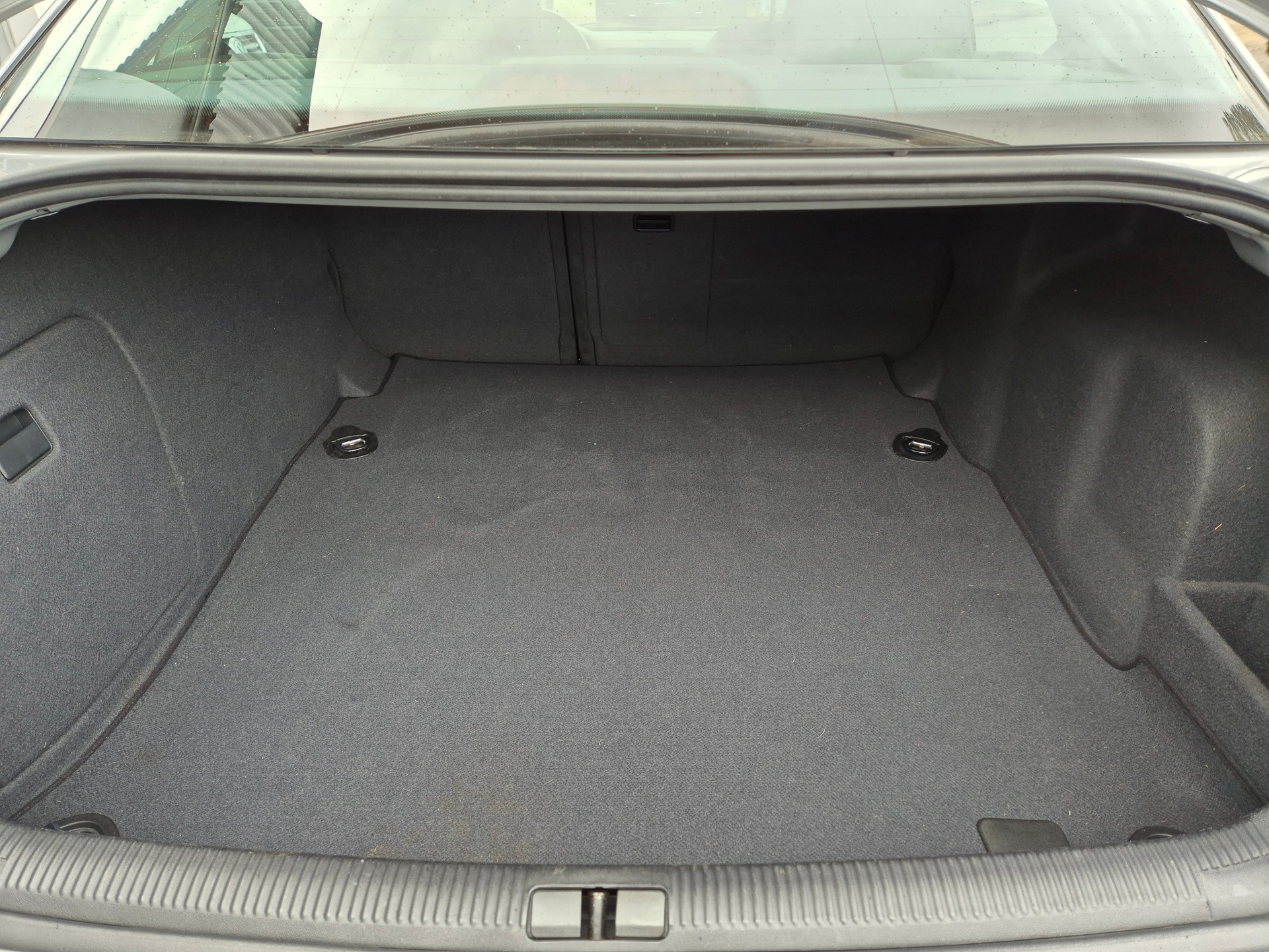 AUDI A4 2.8 quattro Advance-image-12