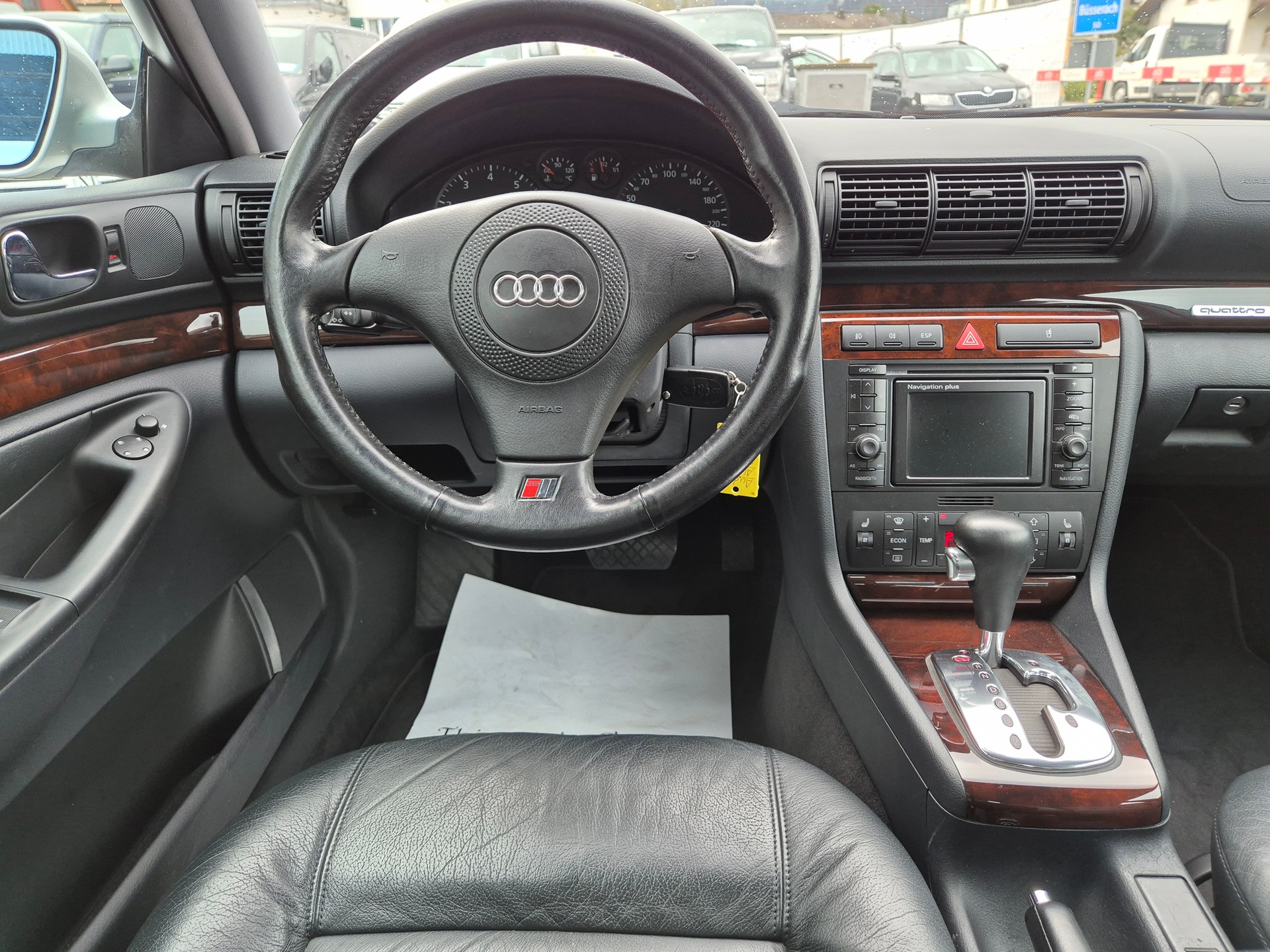 AUDI A4 2.8 quattro Advance-image-19