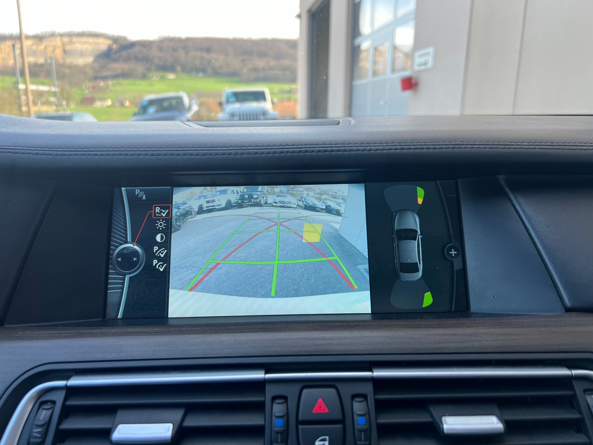 BMW 740d xDrive-image-19