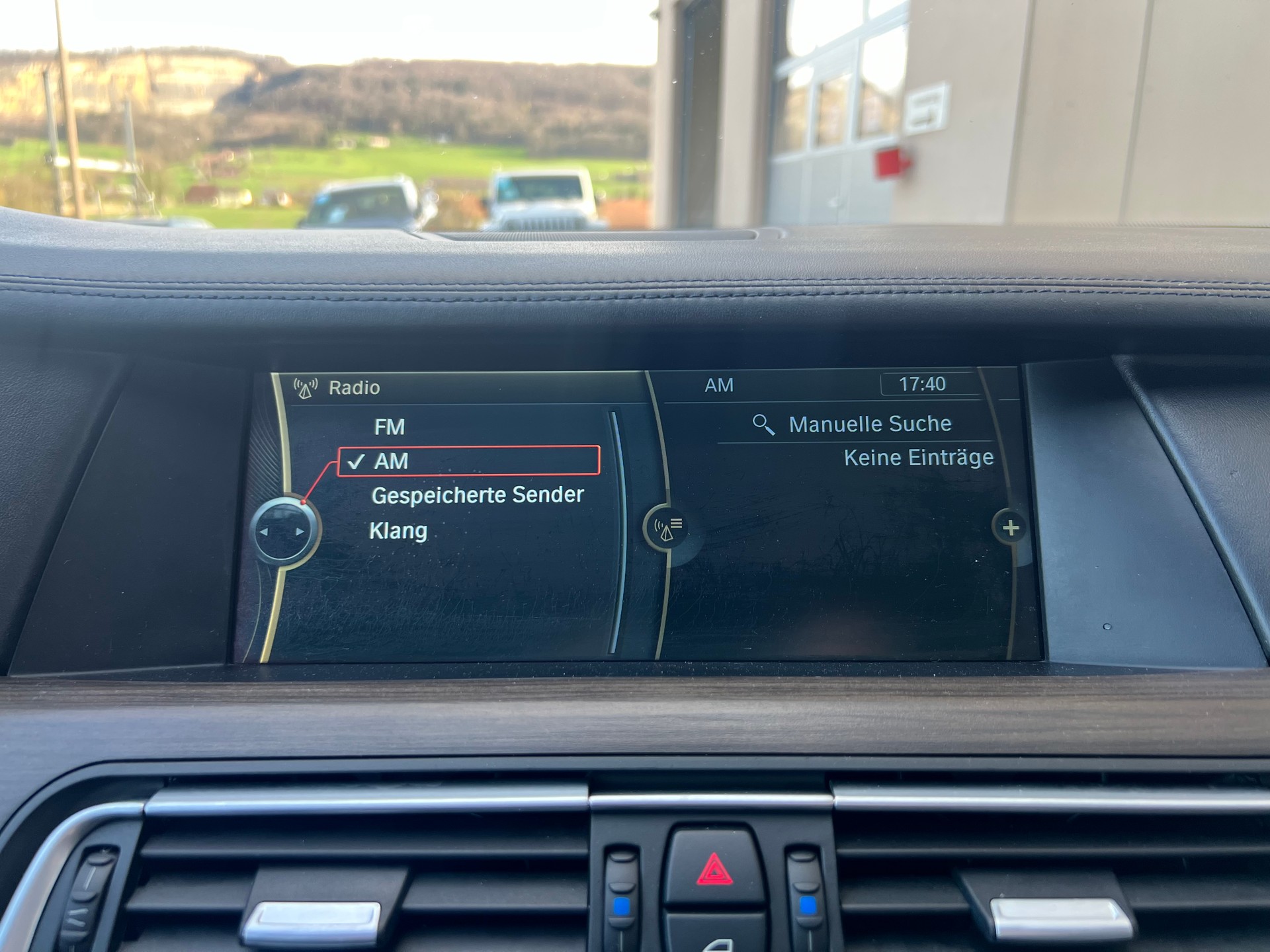 BMW 740d xDrive-image-21