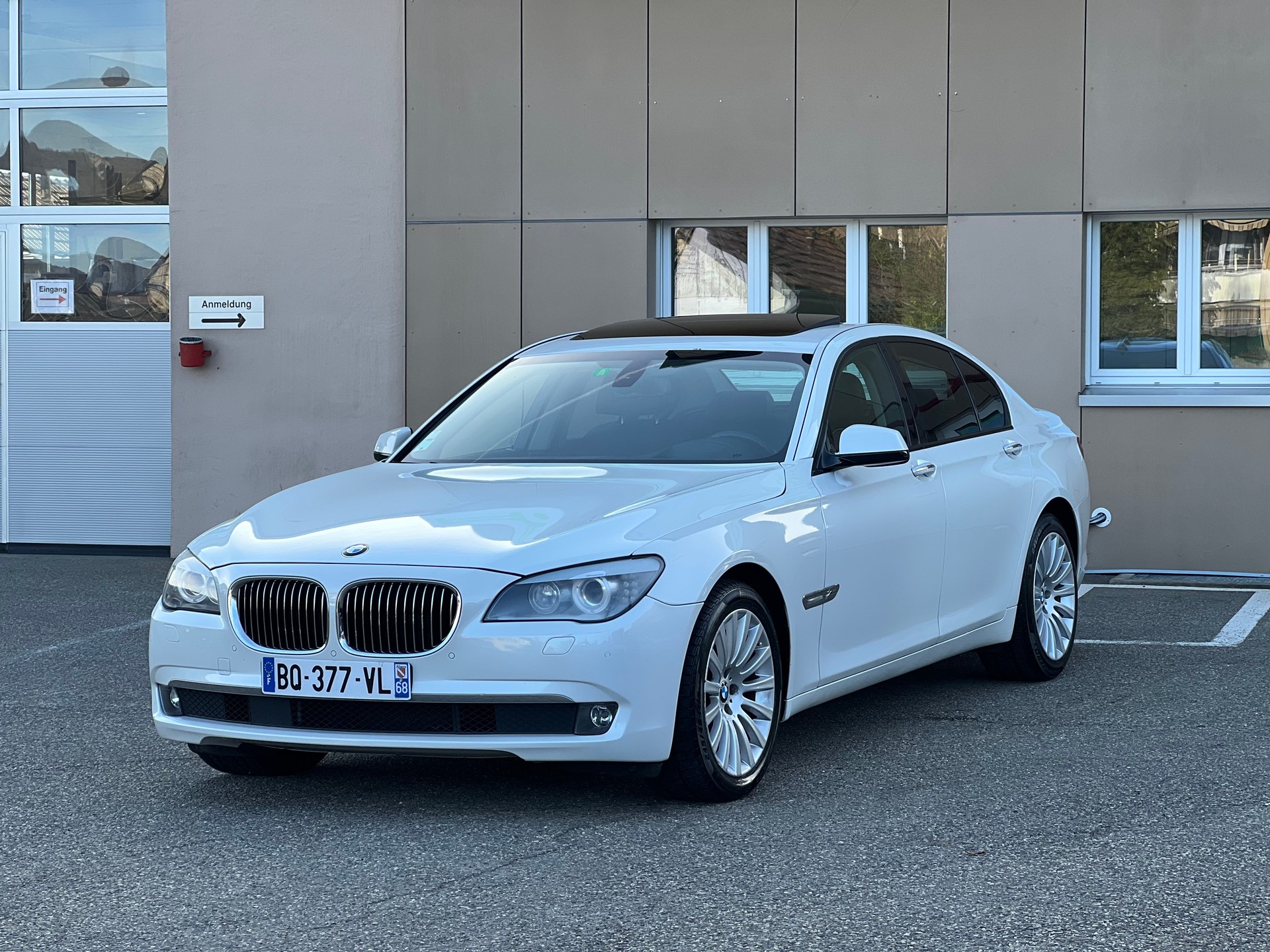 BMW 740d xDrive-image-0