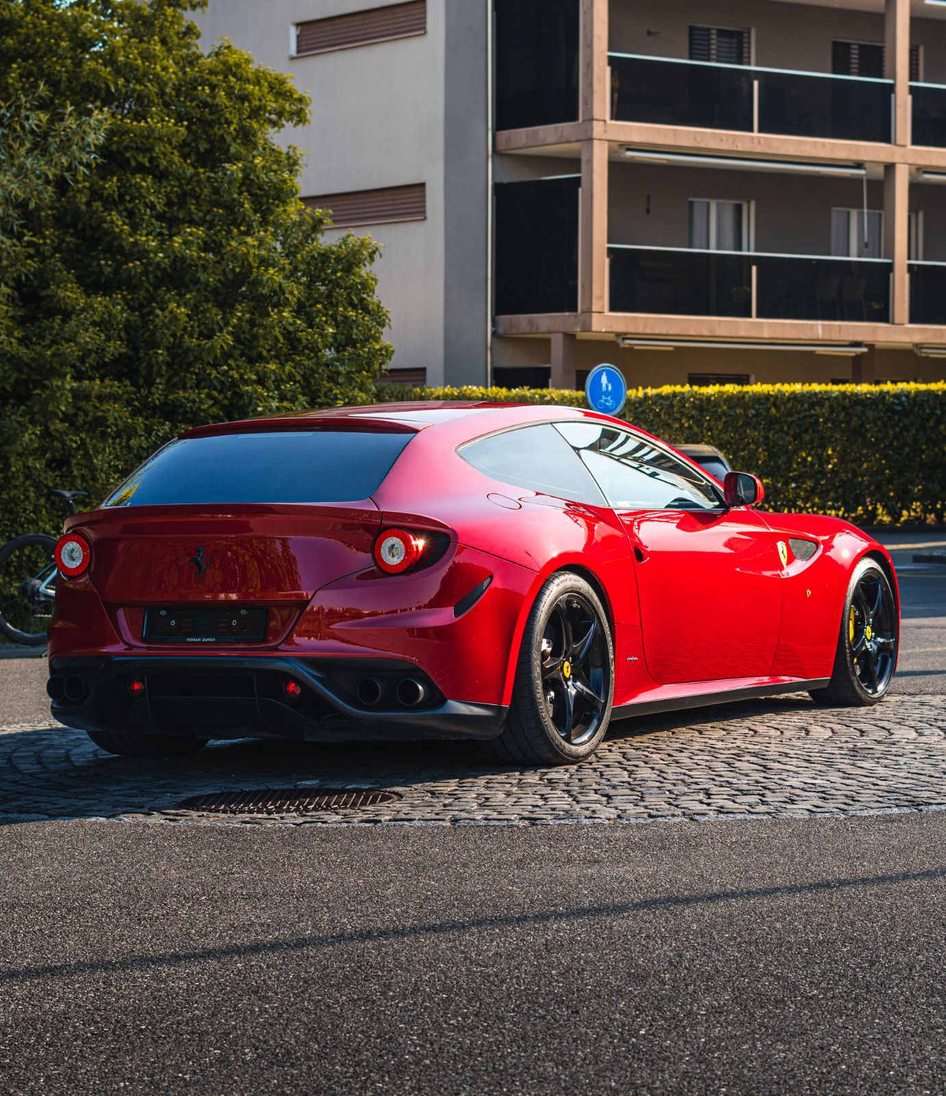 FERRARI FF-image-9