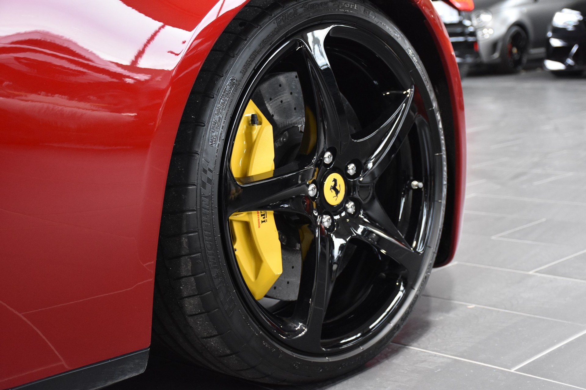 FERRARI FF-image-3