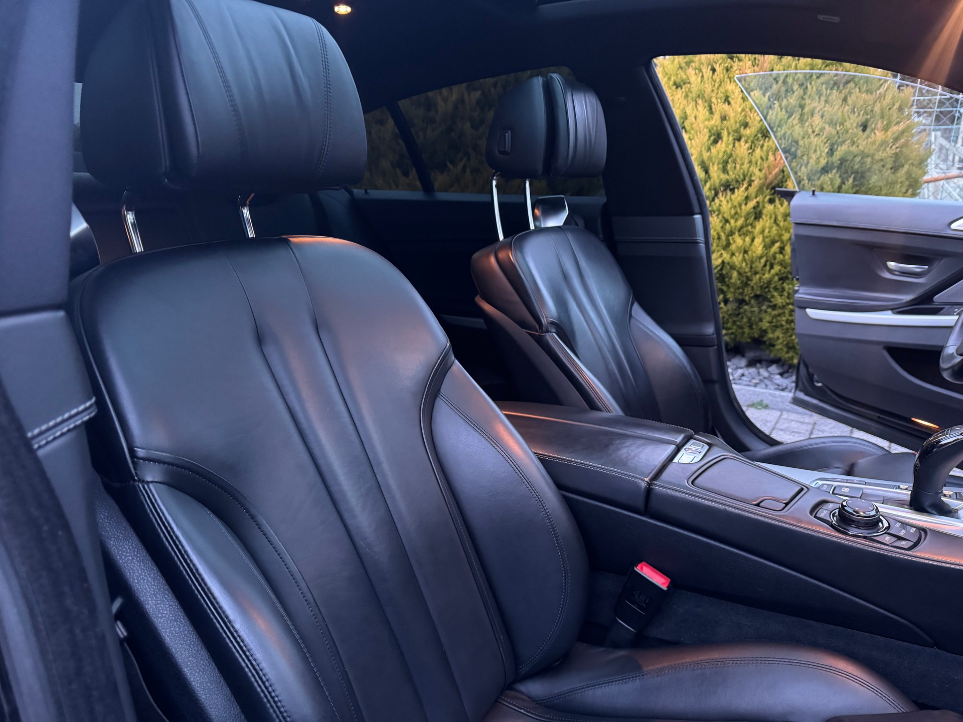 BMW 650i Gran Coupé xDrive 450PS | Head-Up-Display | B&O Soundsystem | Leder Interior | Panoramadach | Soft-Close-Türen-image-4