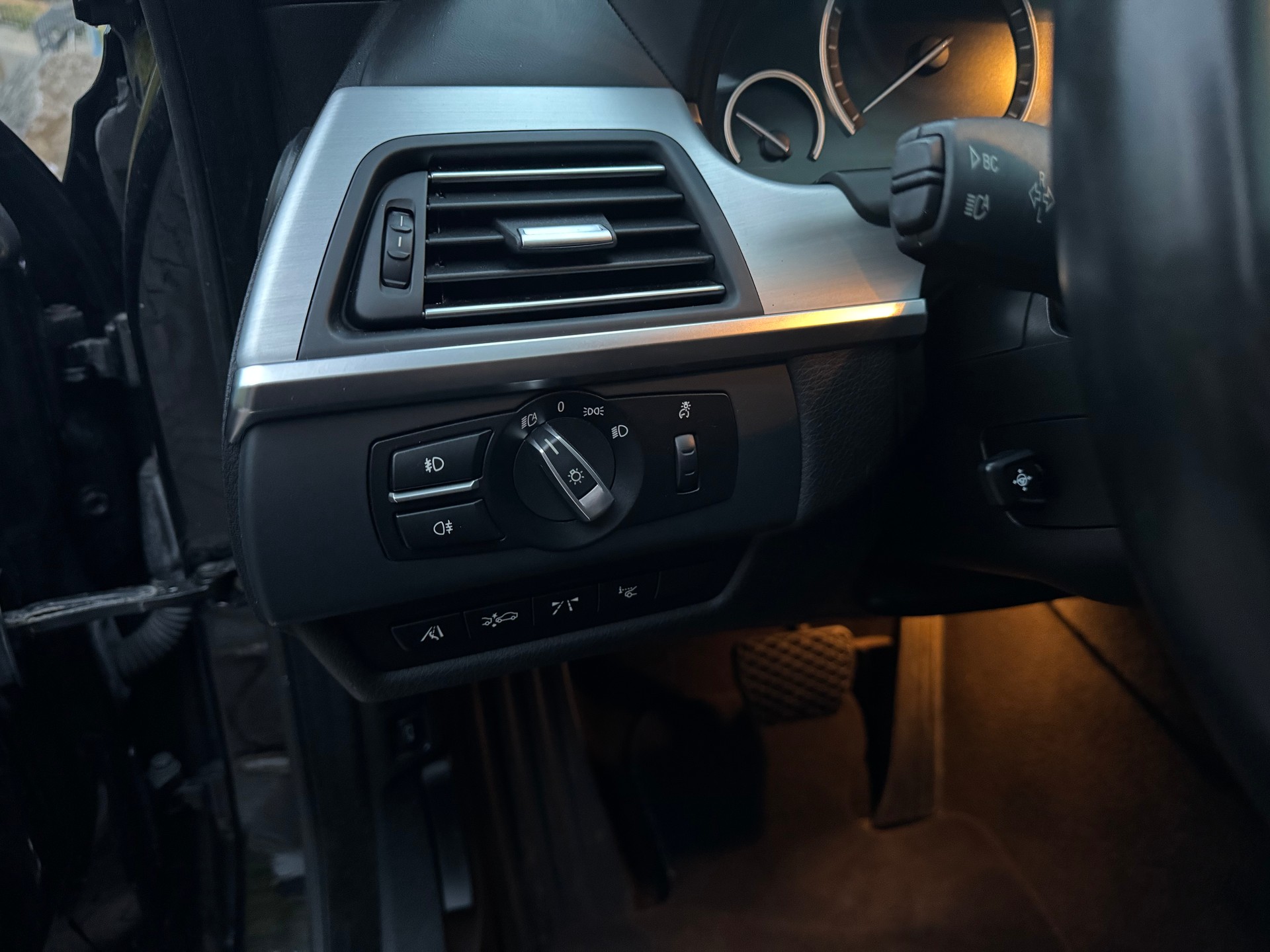 BMW 650i Gran Coupé xDrive 450PS | Head-Up-Display | B&O Soundsystem | Leder Interior | Panoramadach | Soft-Close-Türen-image-10